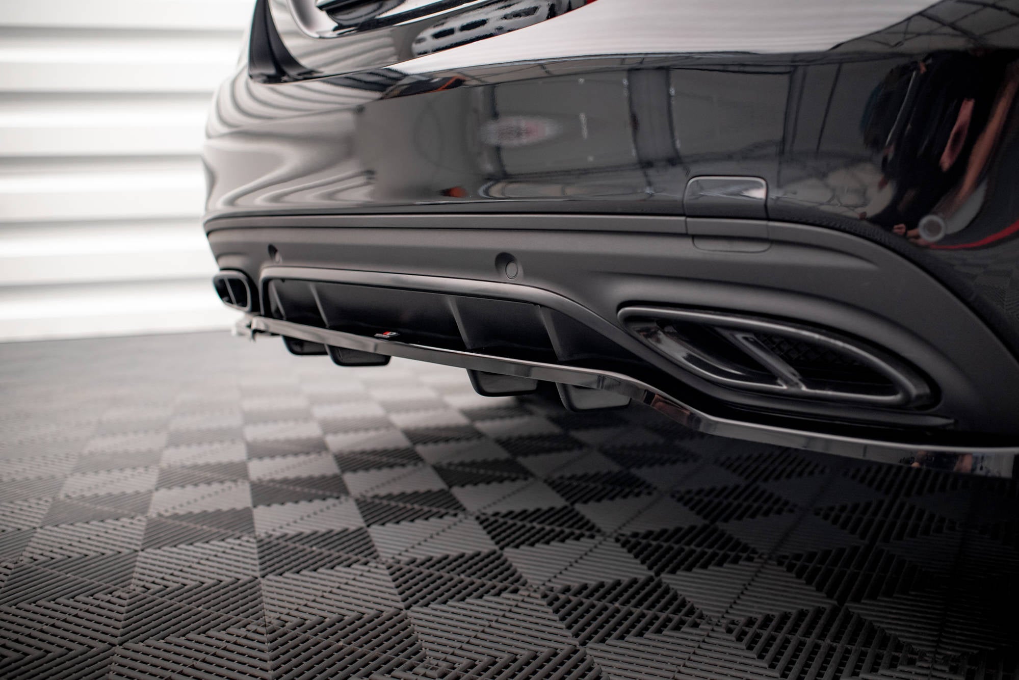 Central Rear Splitter (with vertical bars) Mercedes-Benz C AMG-Line W205 Facelift