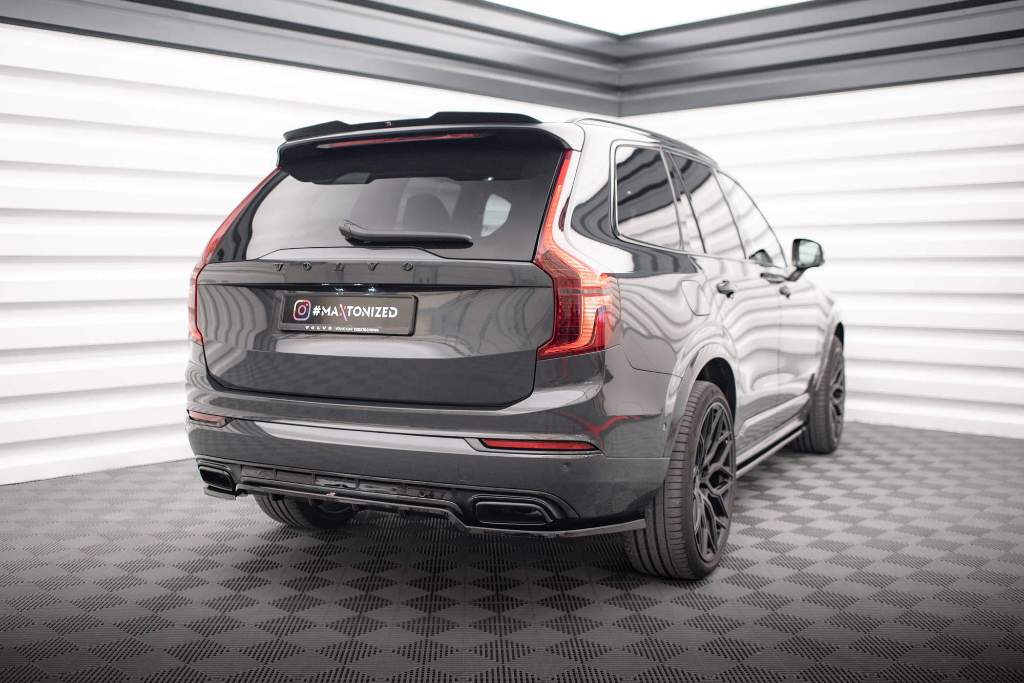 Rear Splitter (with vertical bars) Volvo XC90 R-Design Mk2 Facelift