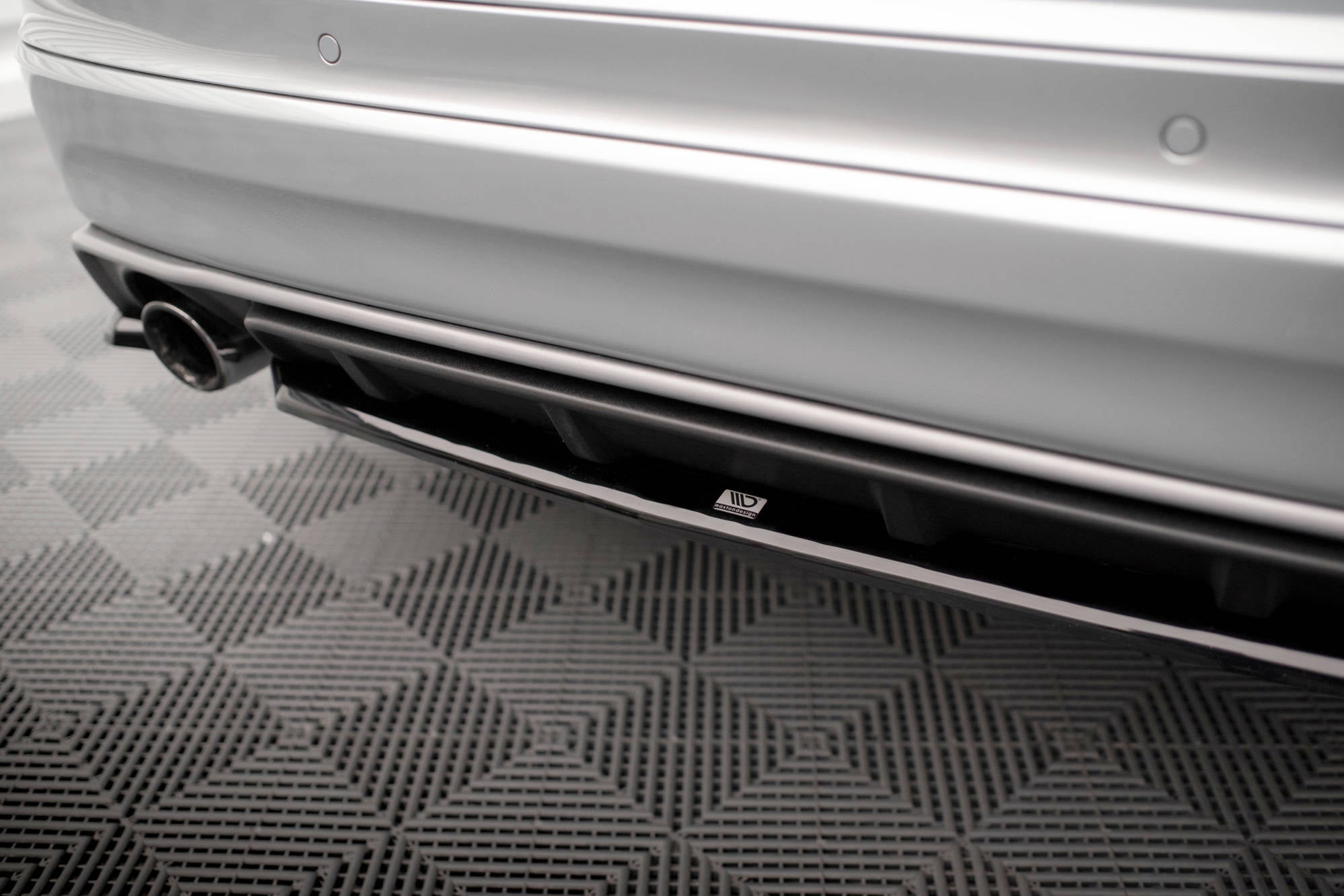 Central Rear Splitter for Volvo XC60 R-Design Mk1 Facelift
