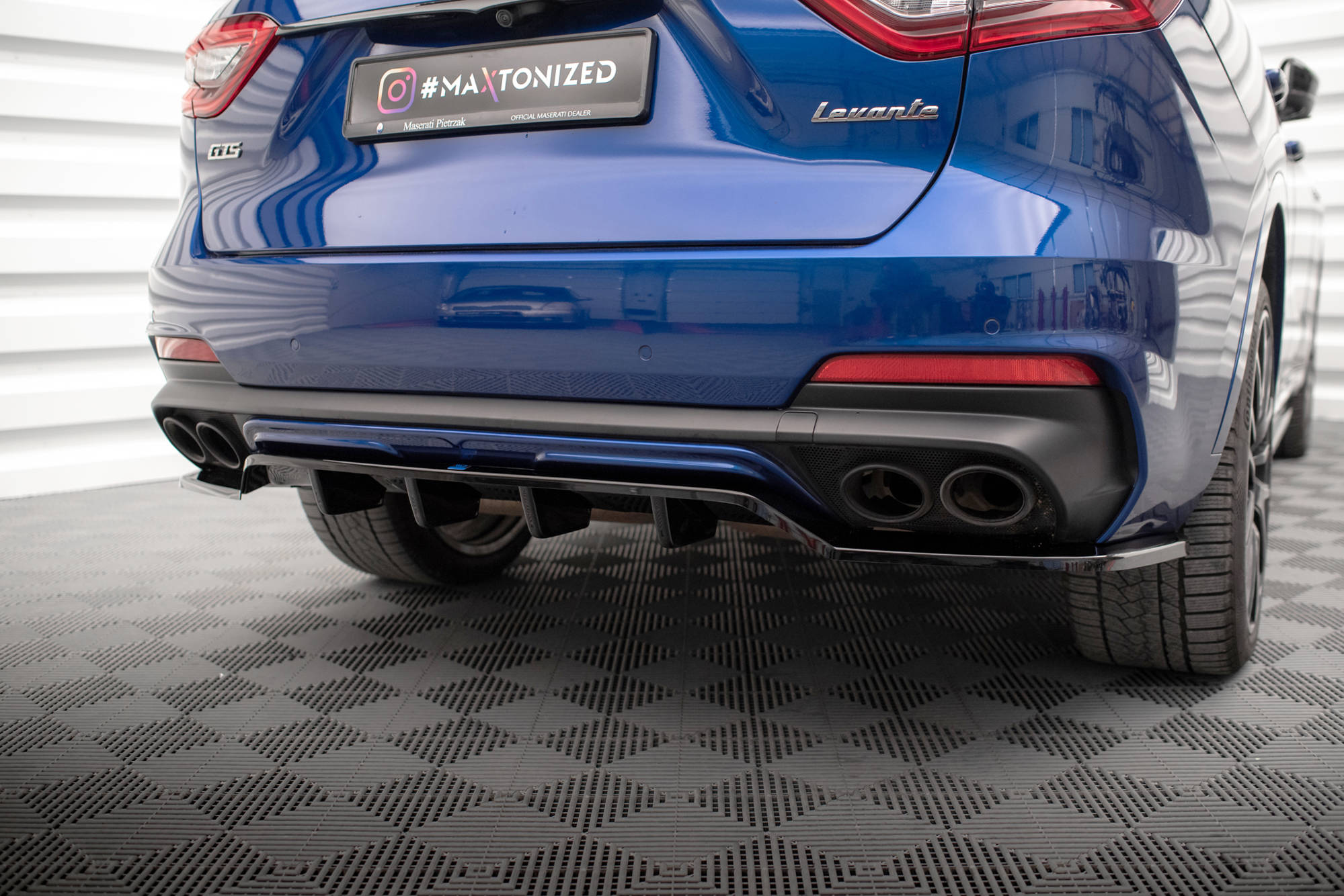 Rear Splitter (with vertical bars) Maserati Levante GTS Mk1