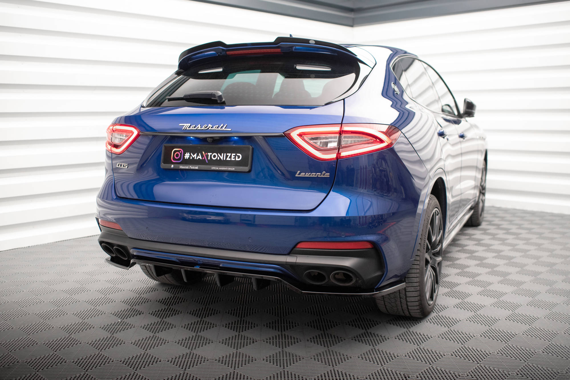 Rear Splitter (with vertical bars) Maserati Levante GTS Mk1