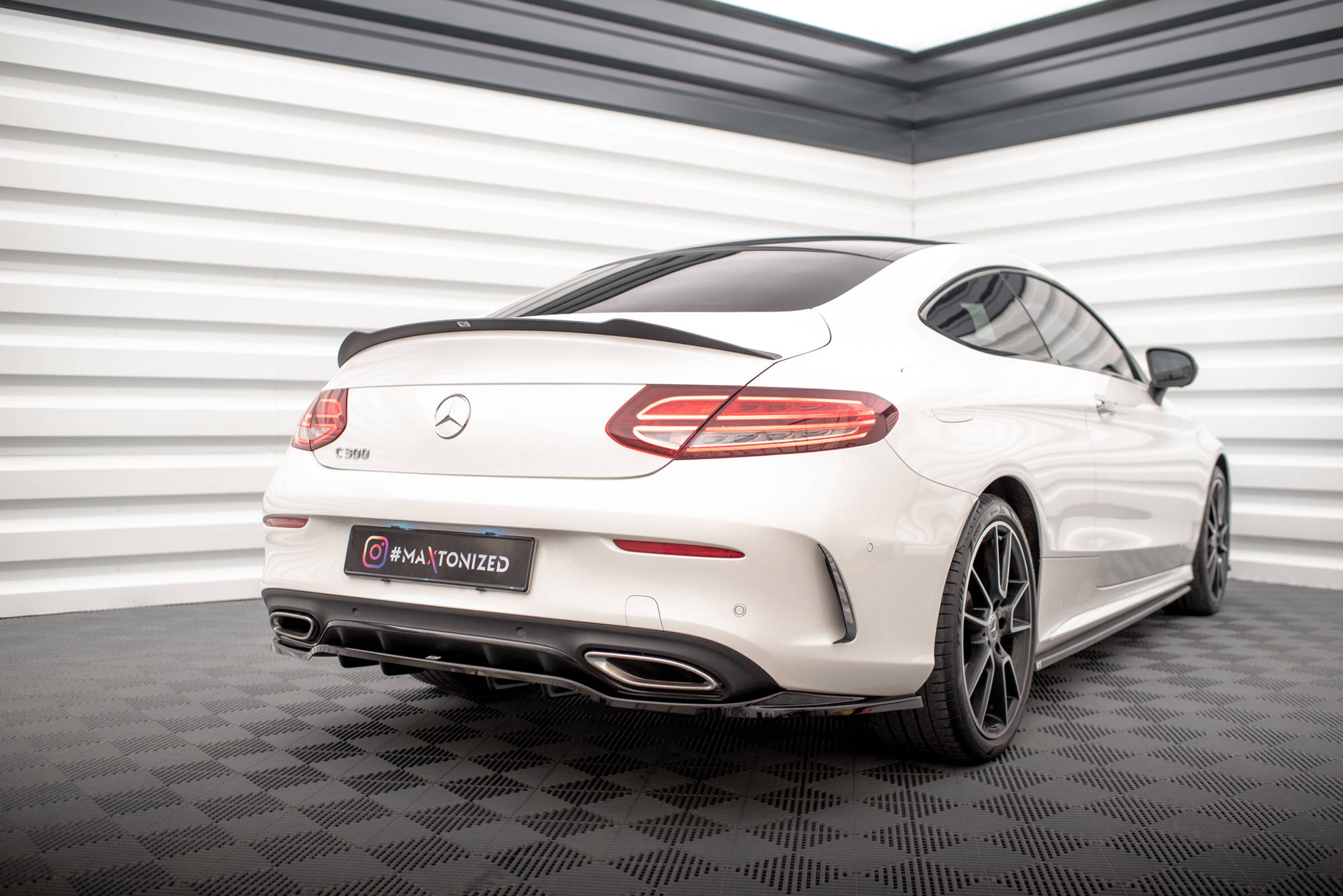 Rear Splitter (with vertical bars) Mercedes-Benz C Coupe AMG-Line C205 Facelift