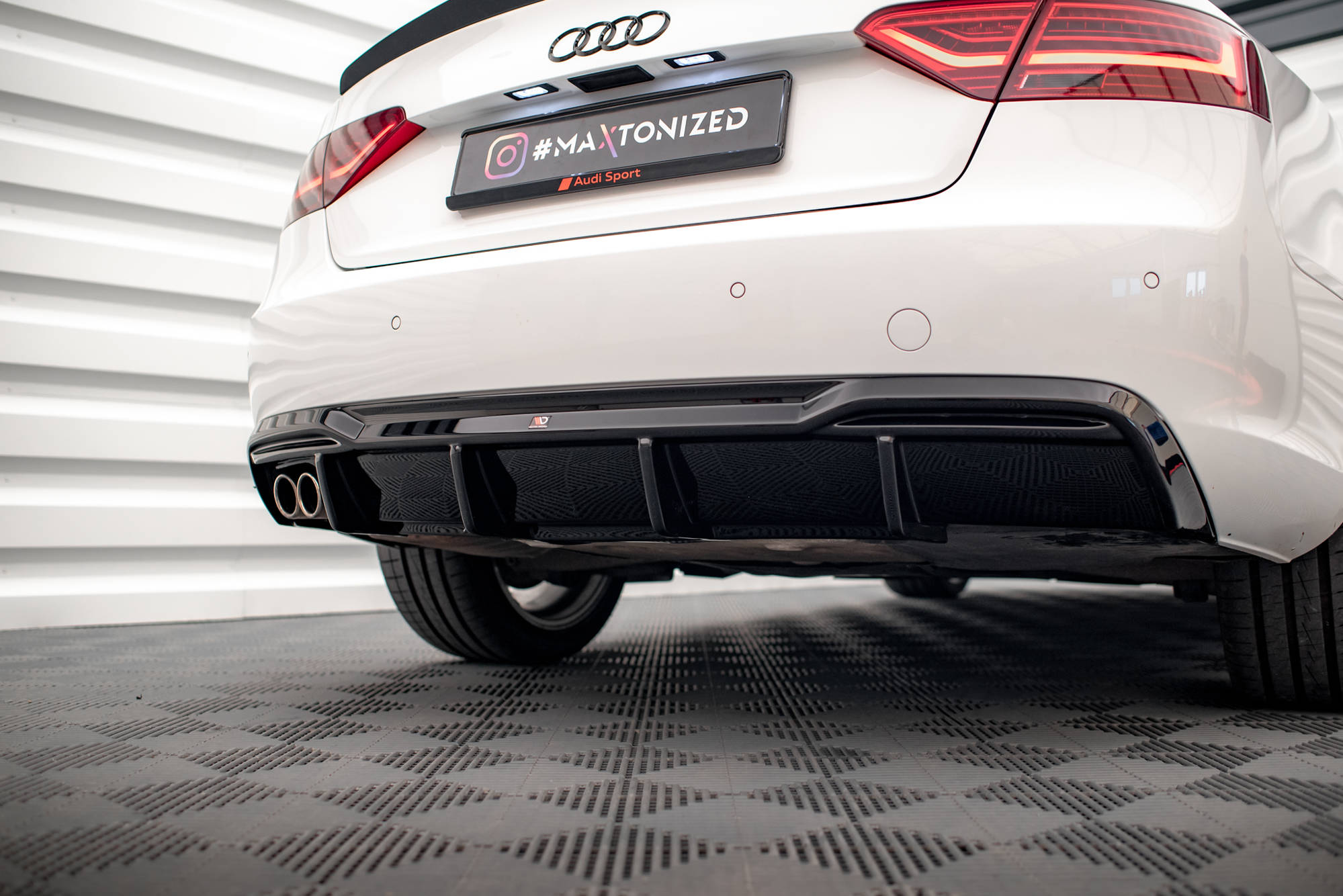 Rear Valance Audi A5 Coupe 8T Facelift (Version with dual exhausts on one side)