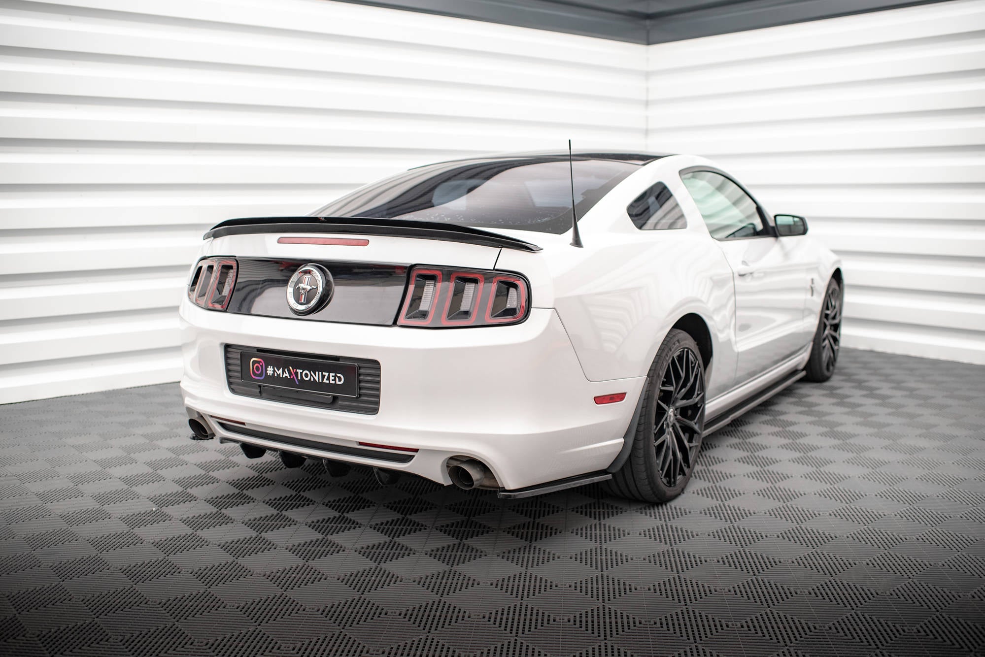 Rear Side Splitters Ford Mustang Mk5 Facelift