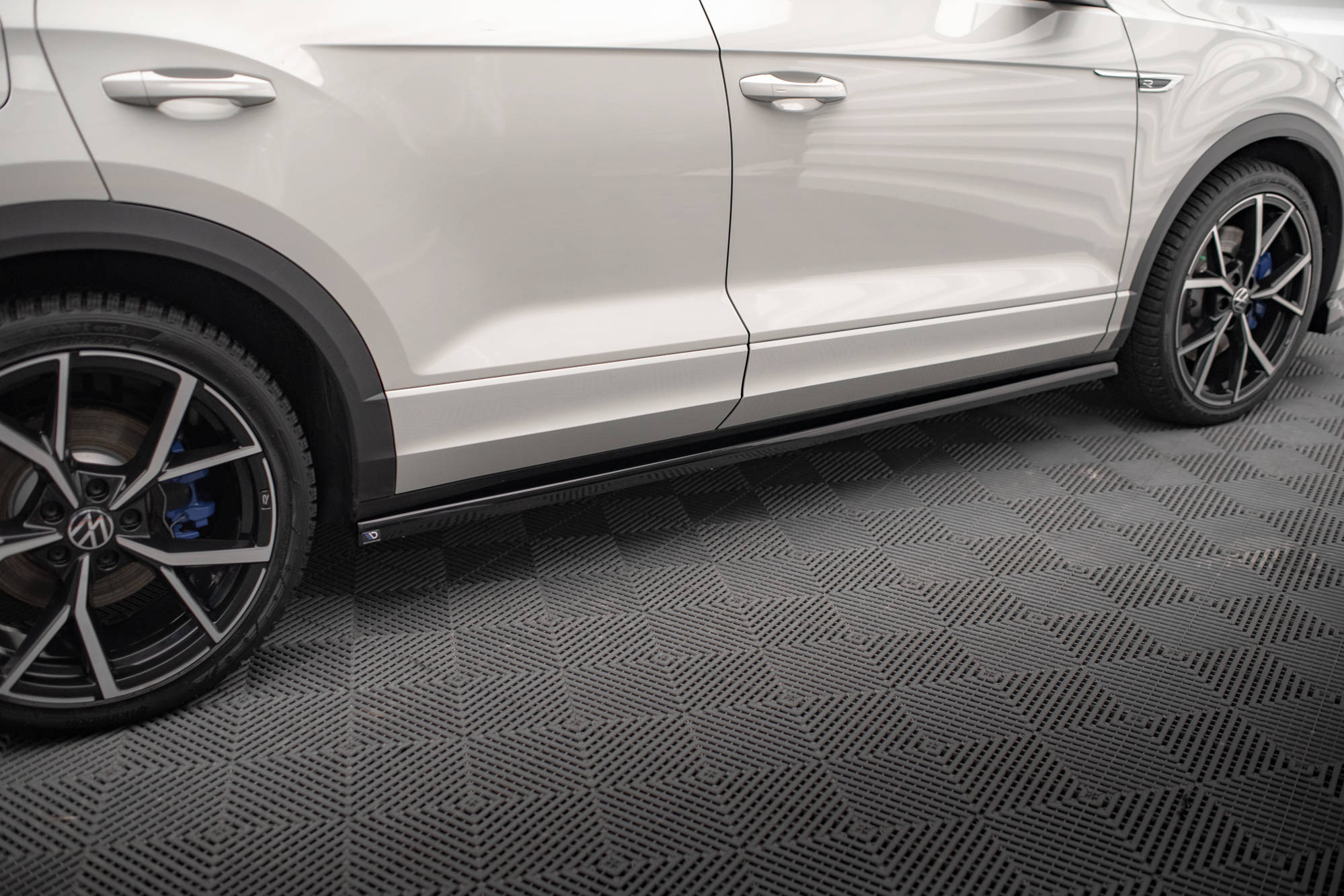 Side Skirts Diffusers Volkswagen T-Roc R / R-Line Mk1