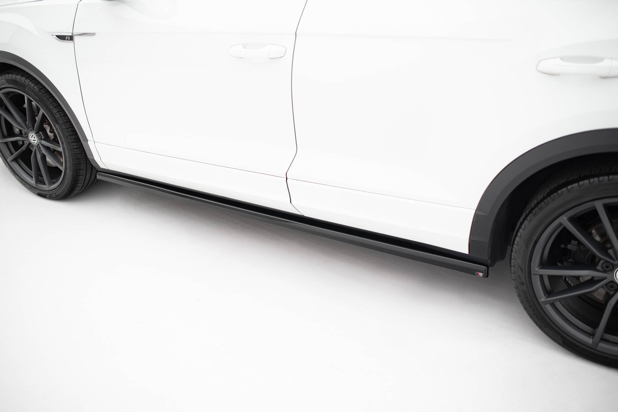 Side Skirts Diffusers Volkswagen T-Roc R / R-Line Mk1