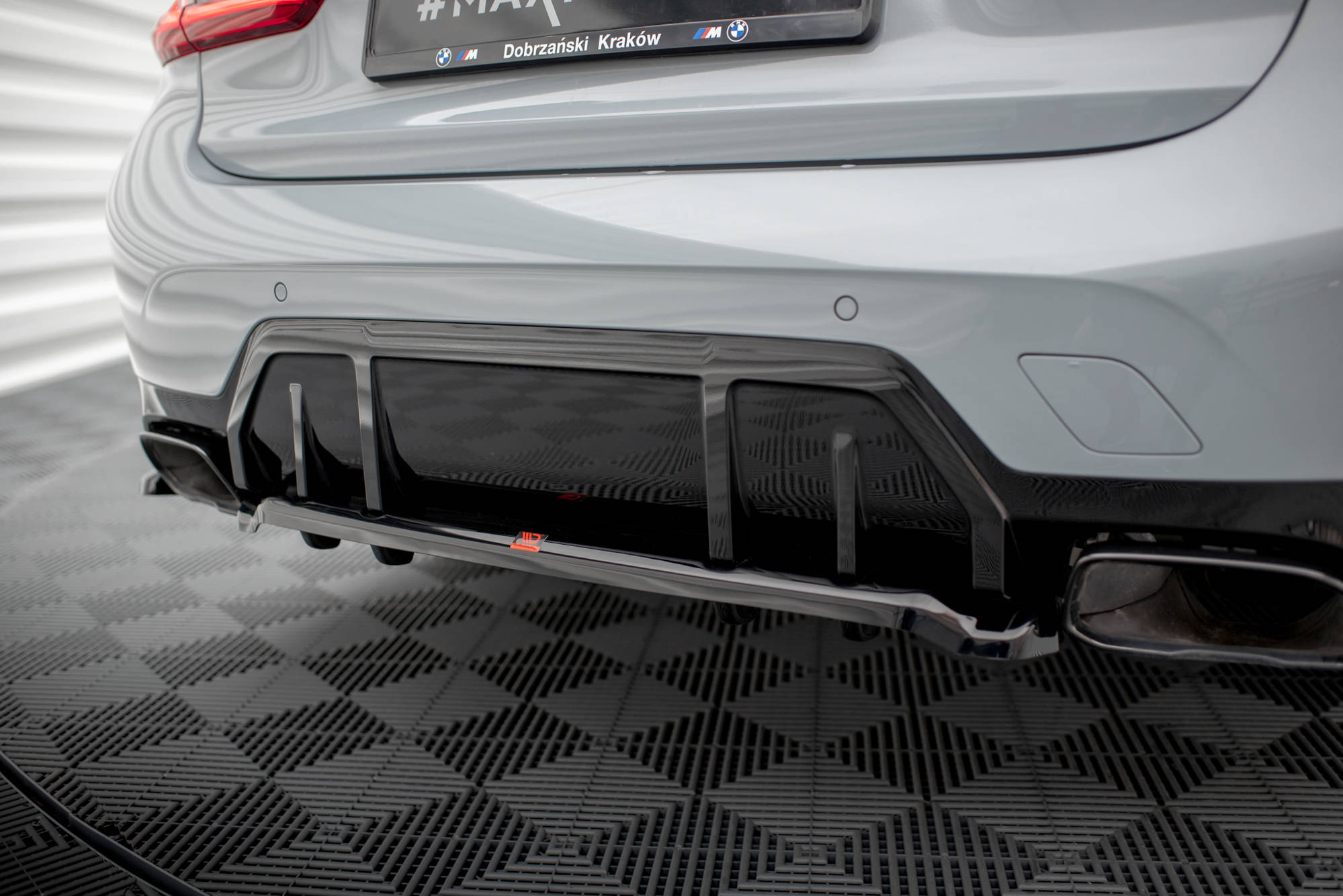 Rear Splitter (with vertical bars) V.1 BMW M340i G20 / G21 Facelift