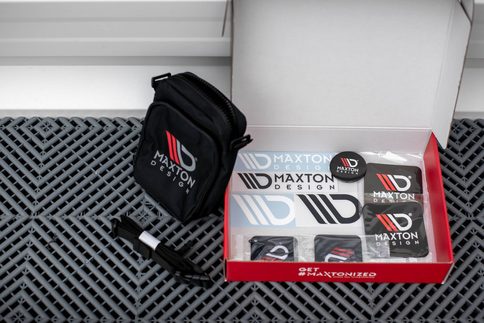 Maxton Design Fan Kit / Advertising Box