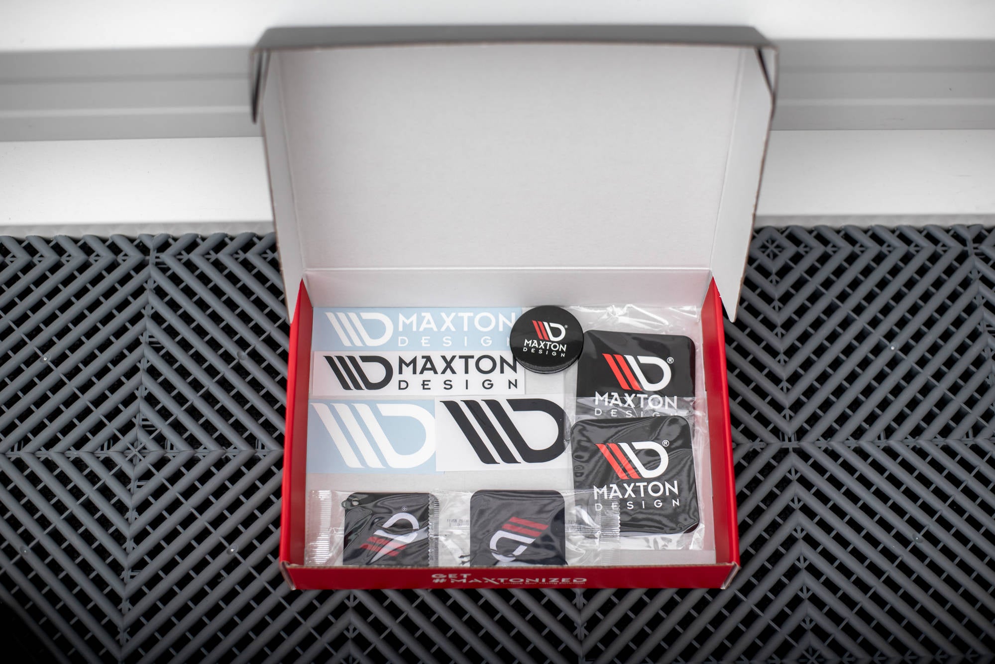 Maxton Design Fan Kit / Advertising Box