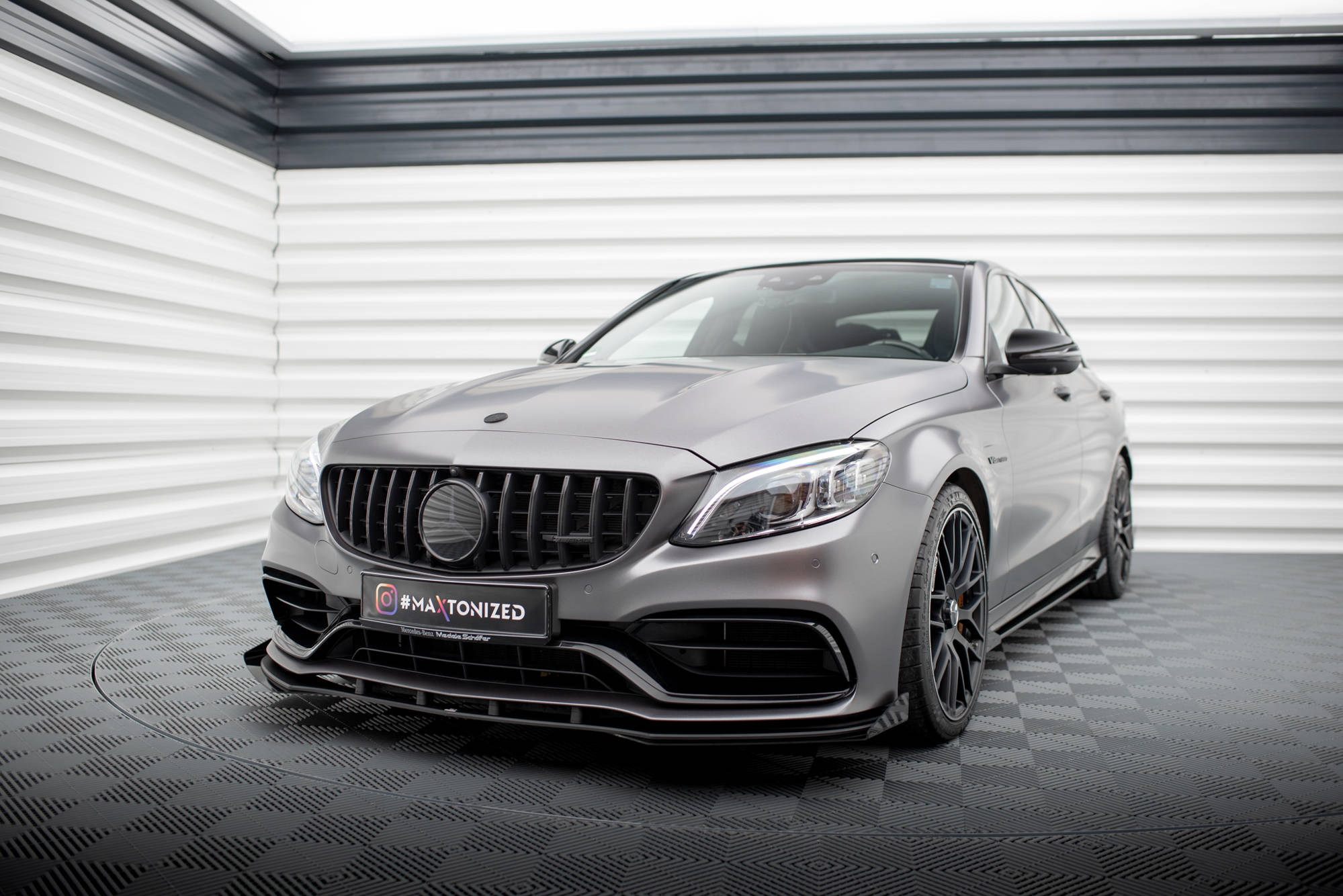 Front Flaps Mercedes-AMG C63 Sedan / Estate W205 Facelift