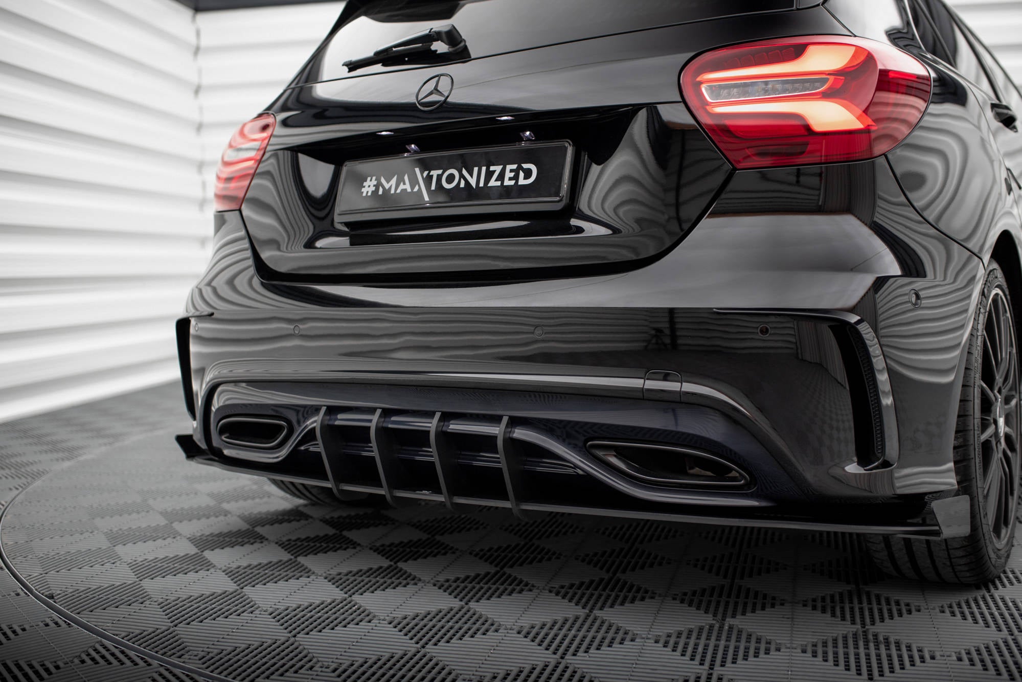 Rear Side Flaps Mercedes-Benz A AMG-Line W176 Facelift
