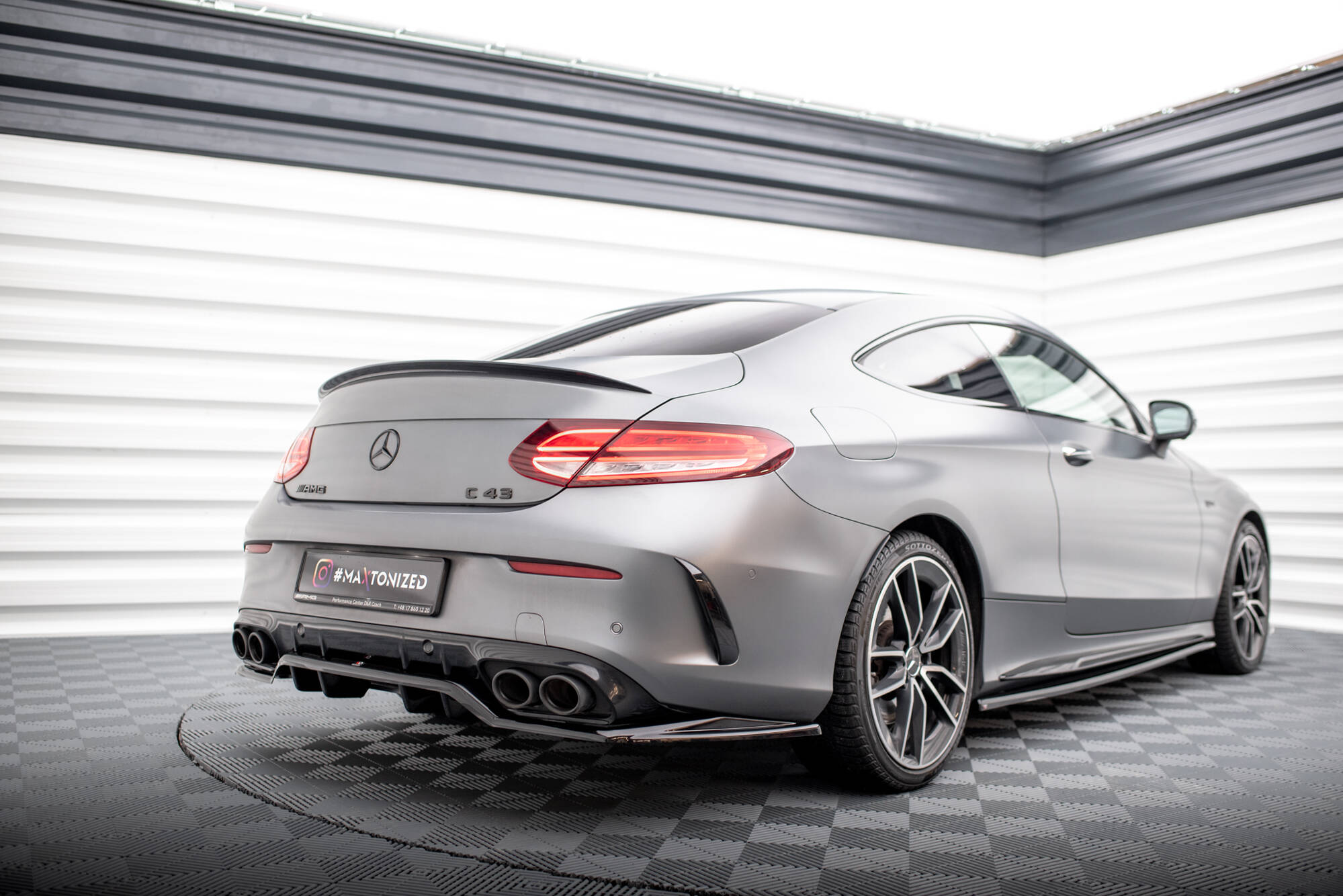 Central Rear Splitter (with vertical bars) Mercedes-AMG C43 Coupe C205 Facelift