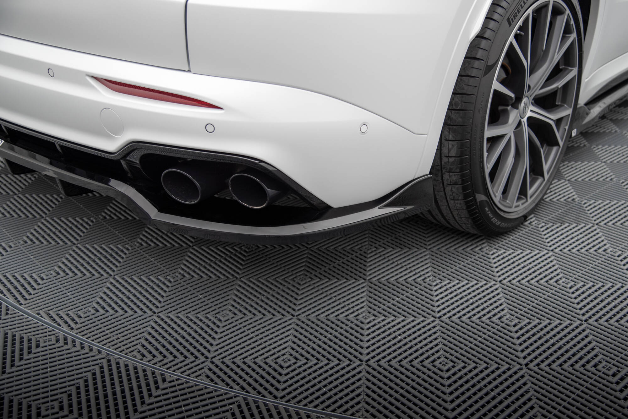 Rear Splitter (with vertical bars) Maserati Grecale GT / Modena Mk1