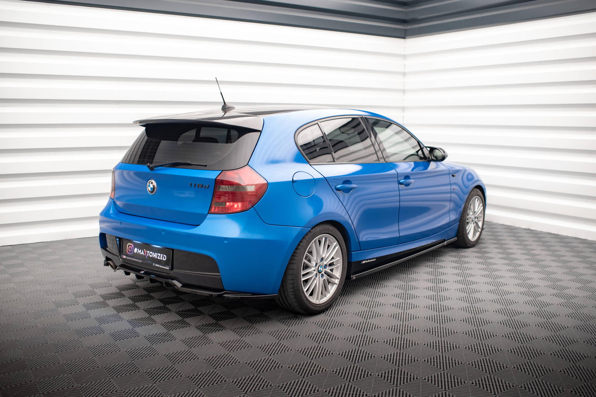 Rear Splitter (with vertical bars) BMW 1 M-Pack E87 Facelift