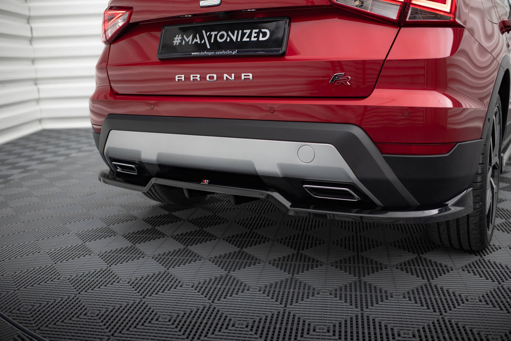 Central Rear Splitter (with vertical bars) Seat Arona FR Mk1