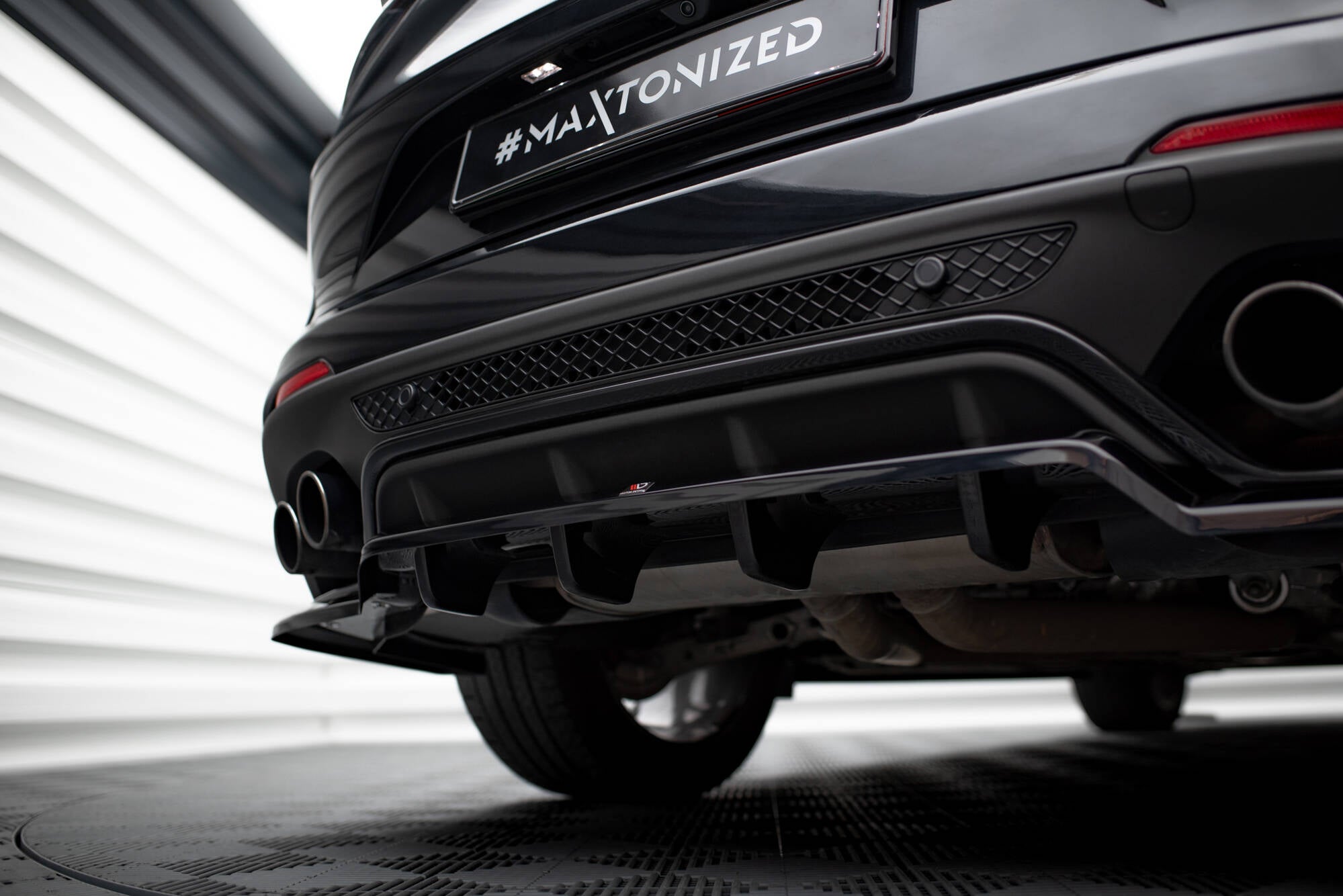 Rear Splitter (with vertical bars) Alfa Romeo Stelvio Quadrifoglio Mk1