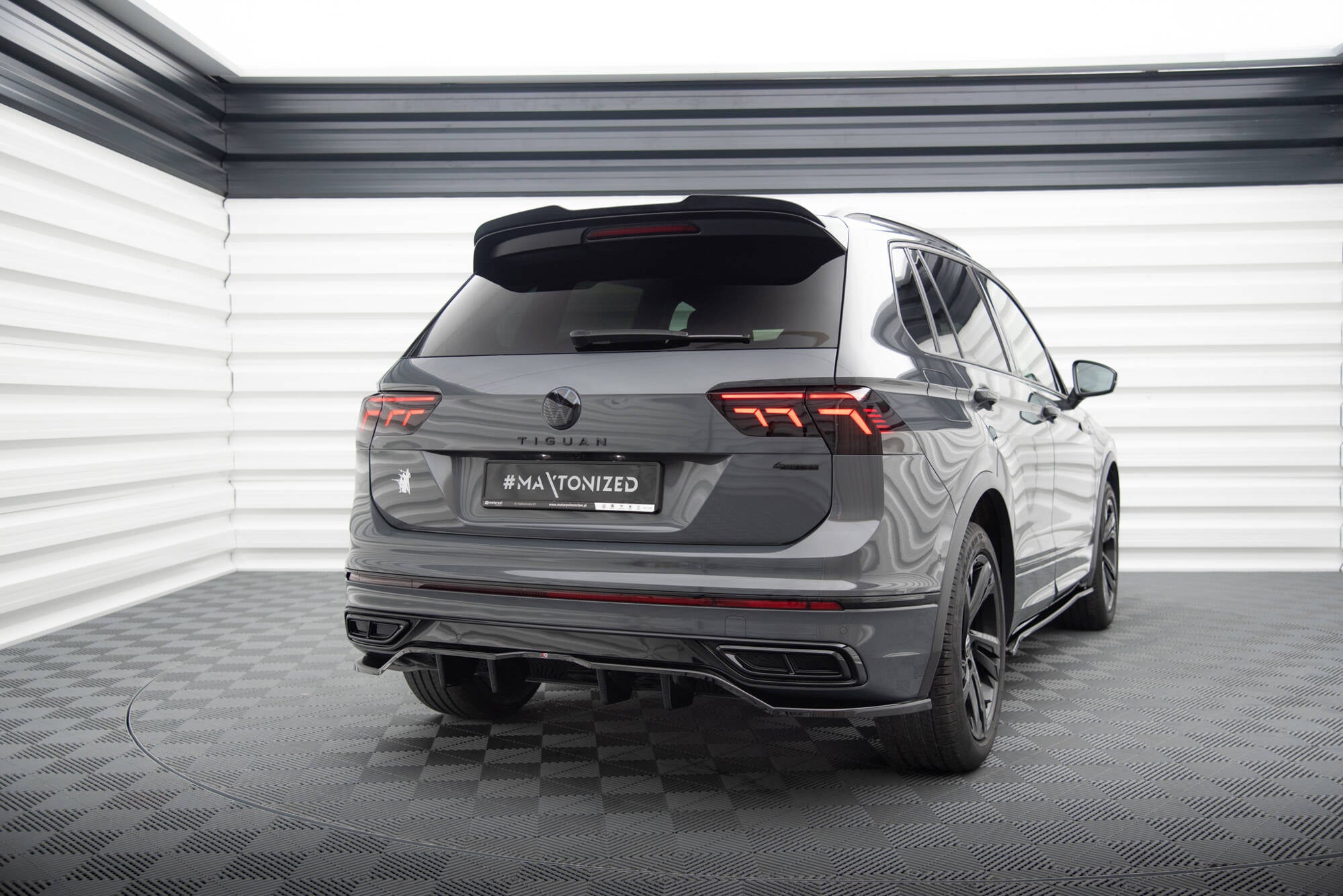 Rear Splitter (with vertical bars) Volkswagen Tiguan R-Line Mk2 Facelift