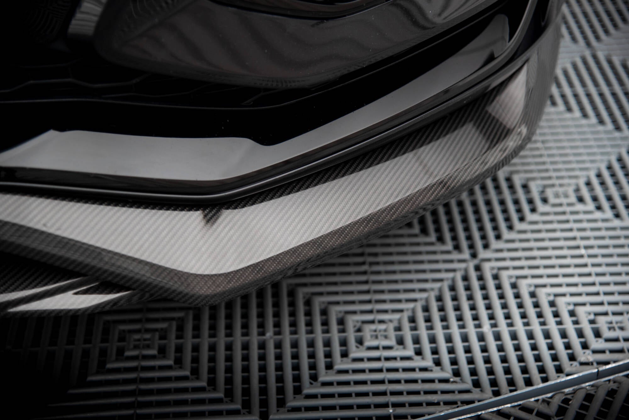 Carbon Fiber Front Splitter Audi RSQ8 Mk1