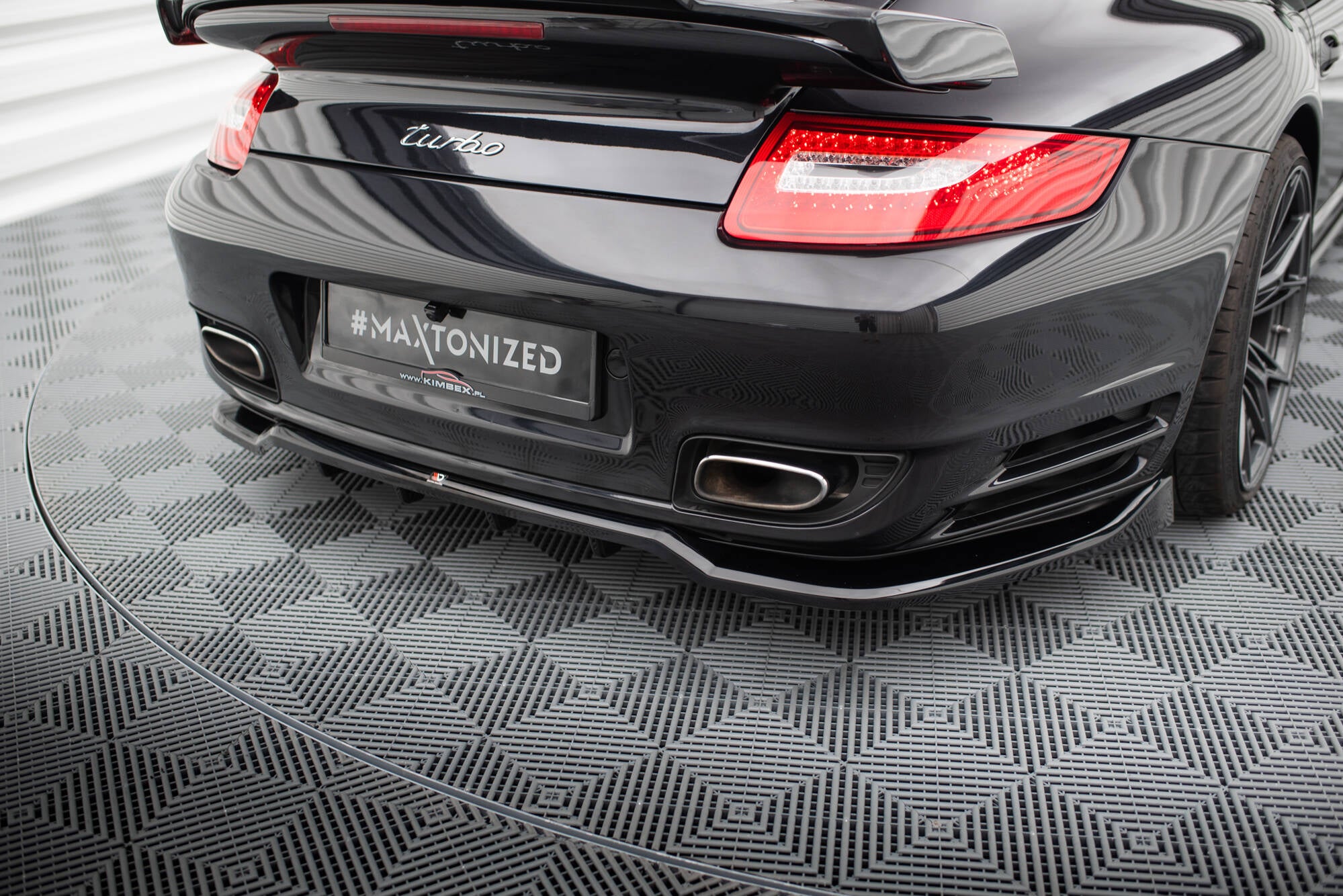 Rear Splitter (with vertical bars) Porsche 911 Turbo 997