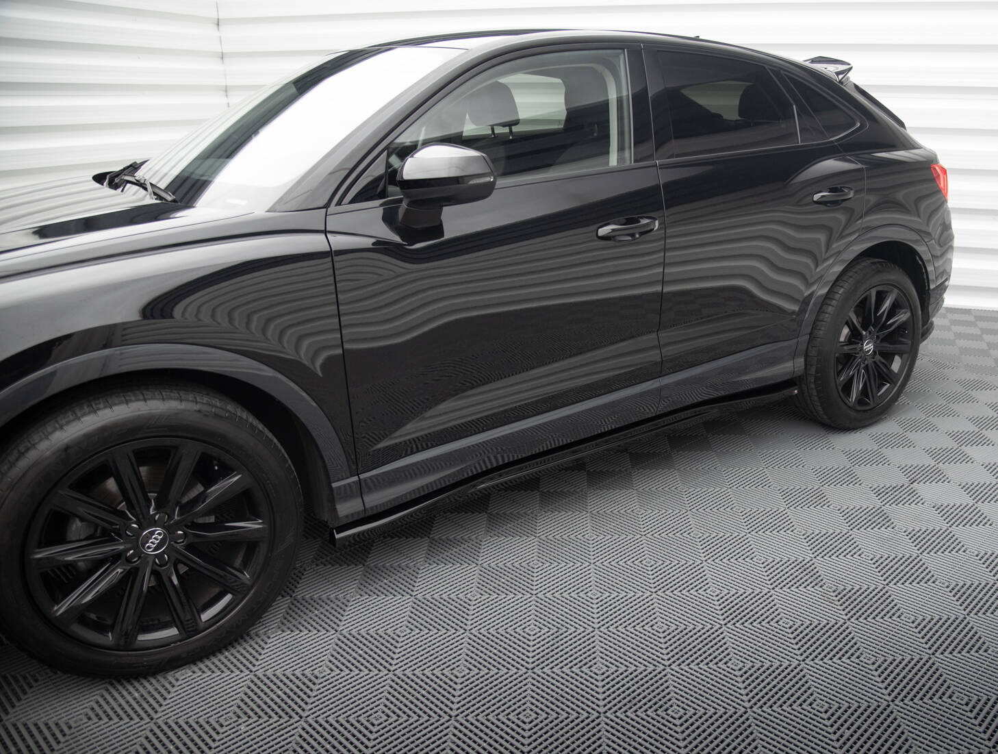 Side Skirts Diffusers Audi Q3 Sportback F3