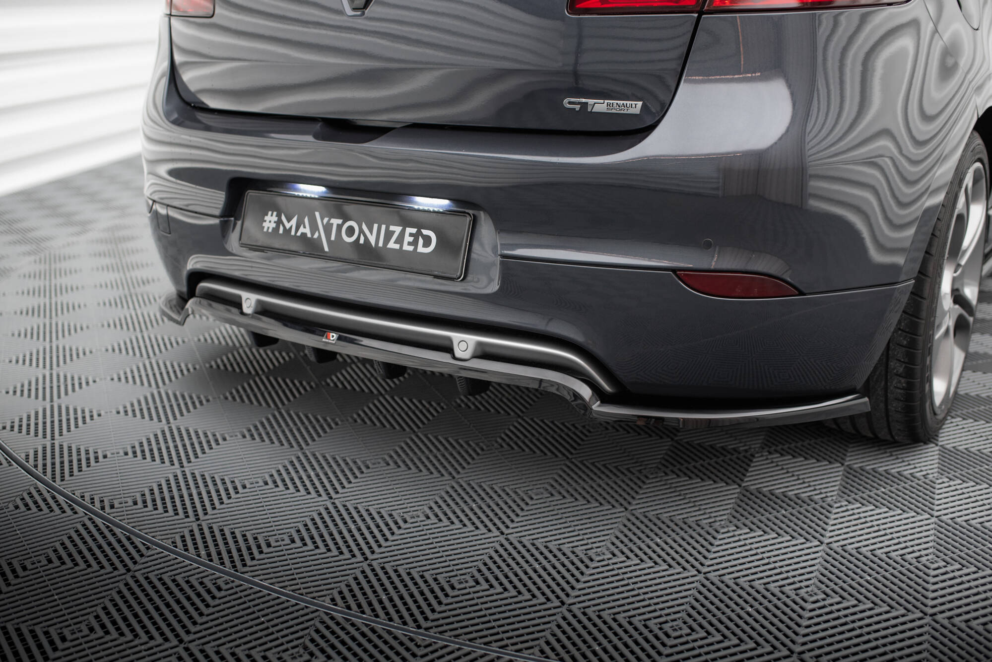 Rear Splitter (with vertical bars) Renault Megane GT MK3 Facelift