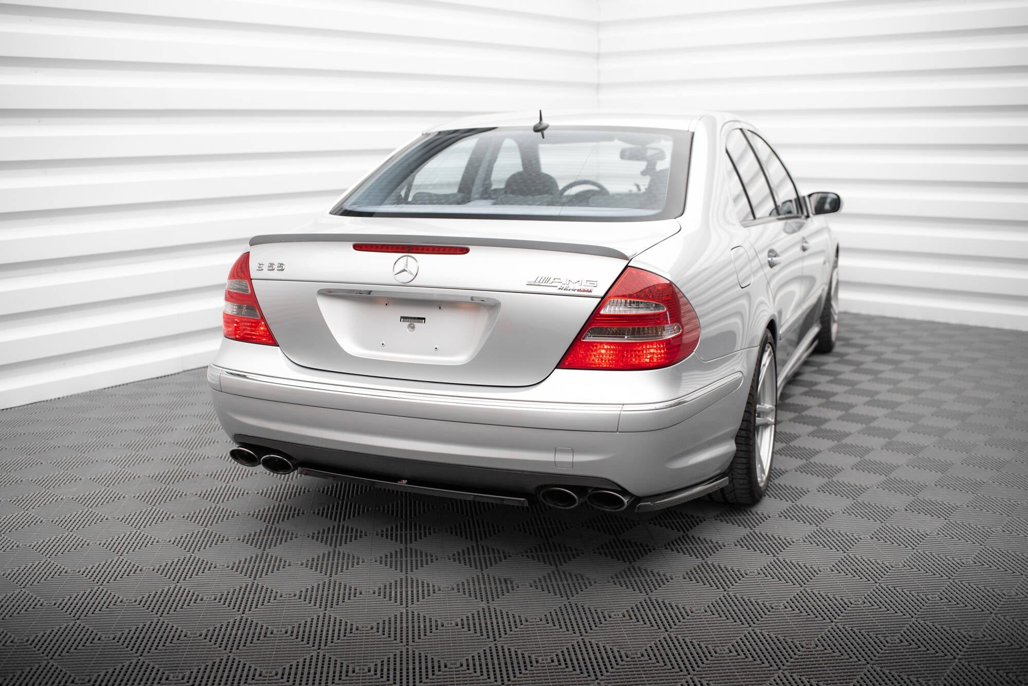 Rear Splitter for Mercedes-Benz E 55 AMG W211