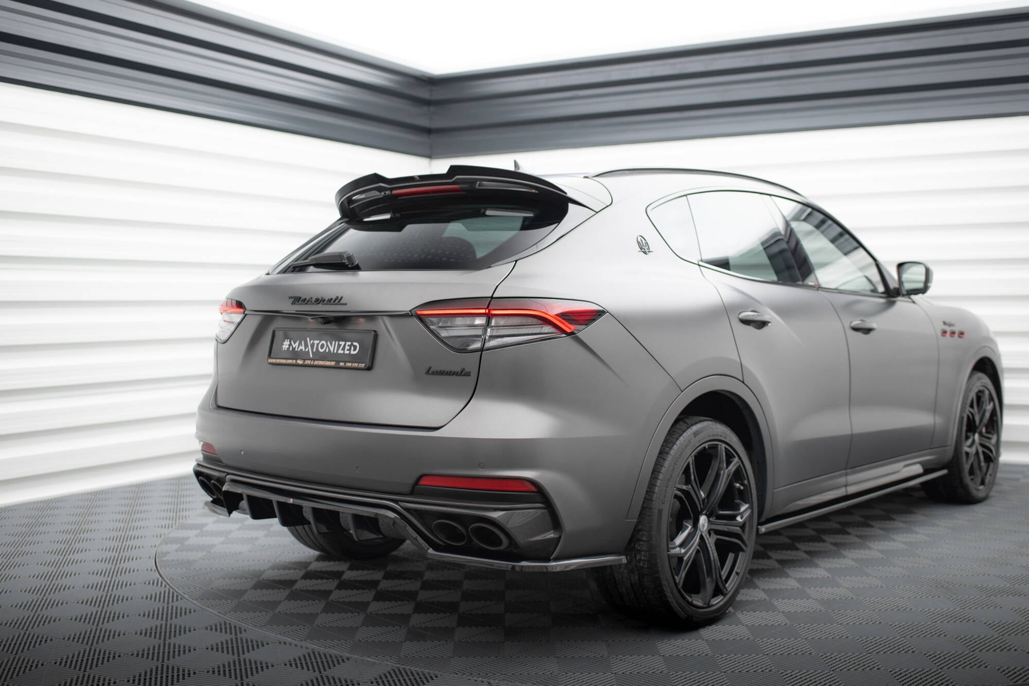 Rear Splitter (with vertical bars) Maserati Levante Trofeo Mk1