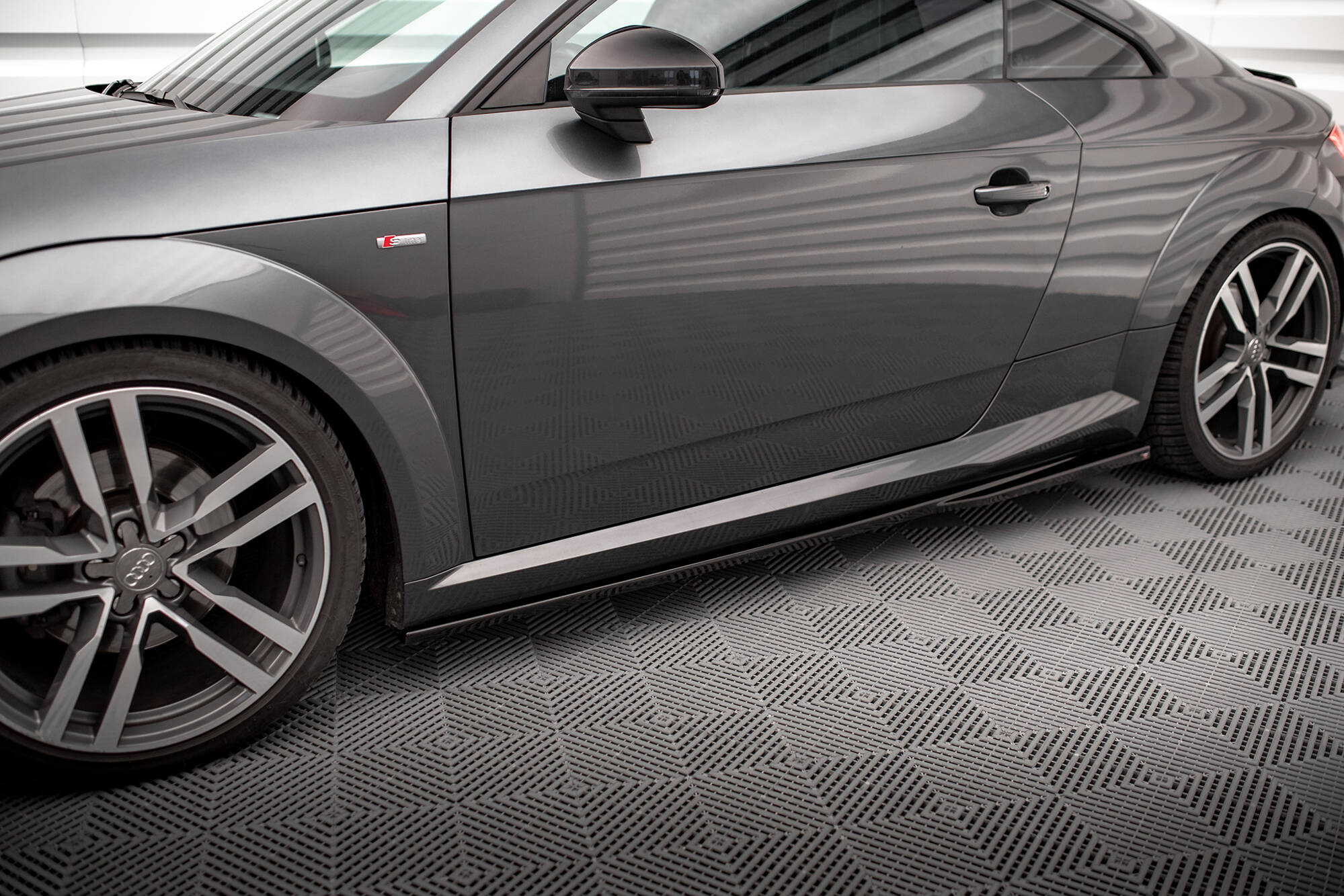 Side Skirts Diffusers Audi TT S-Line 8S