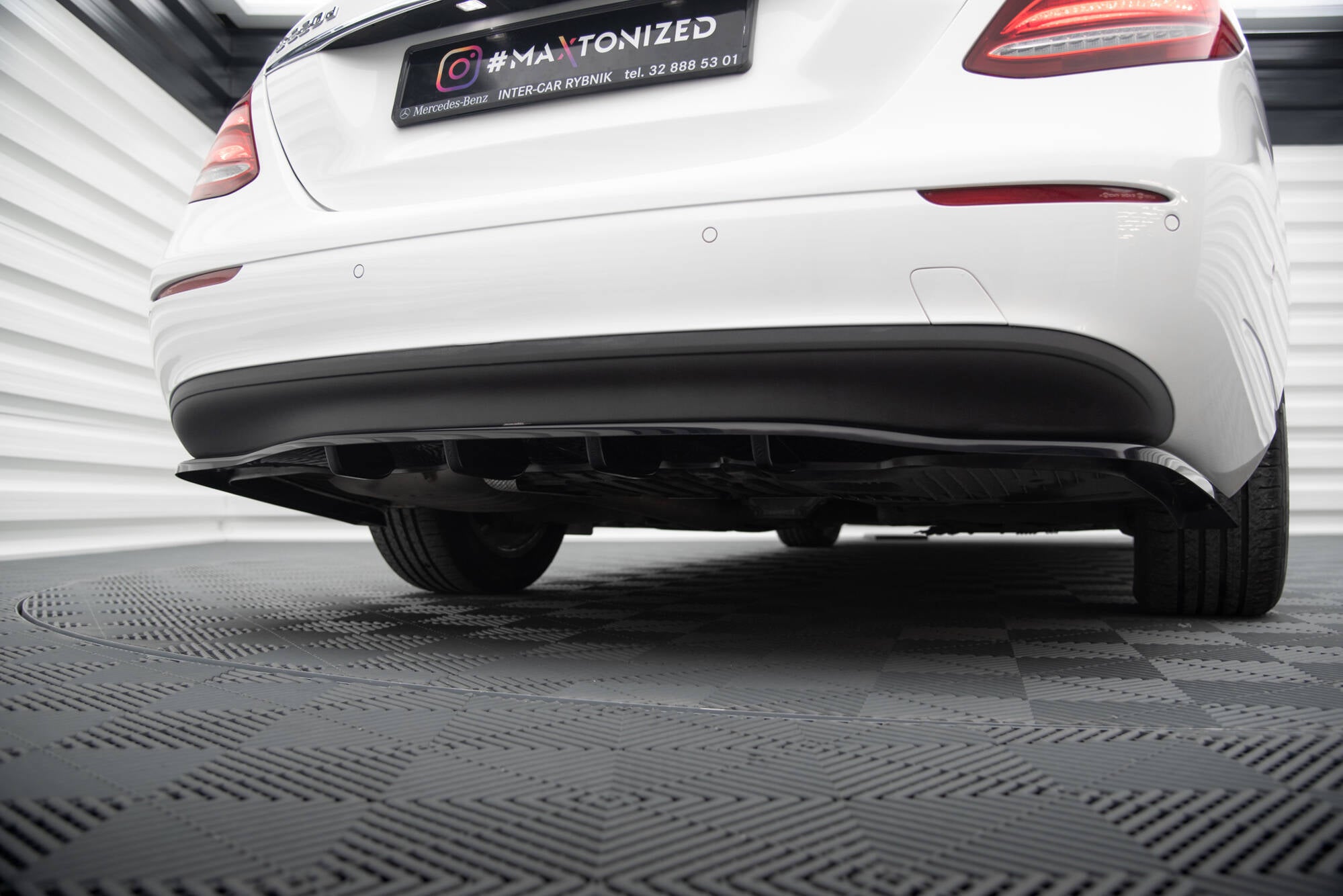 Rear Splitter (with vertical bars) Mercedes-Benz E W213