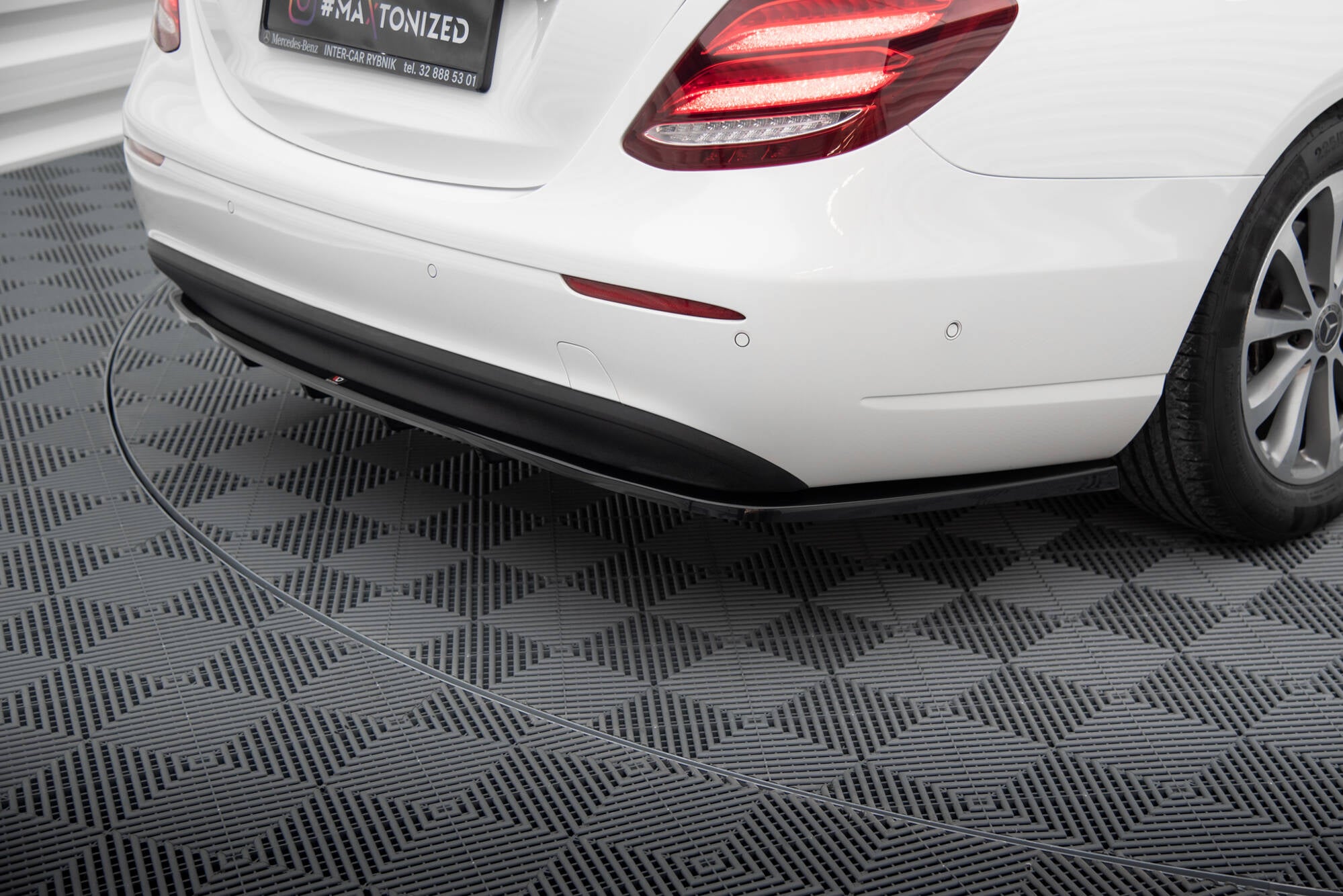 Rear Splitter (with vertical bars) Mercedes-Benz E W213