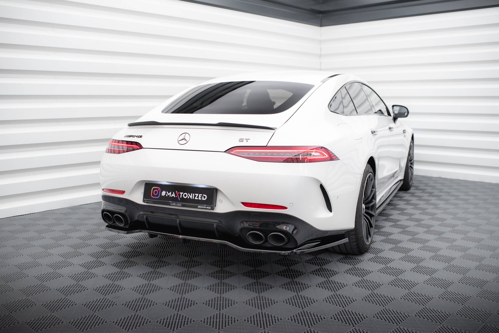 Central Rear Splitter (with vertical bars) Mercedes-AMG GT 43 4 Door Coupe V8 Styling Package