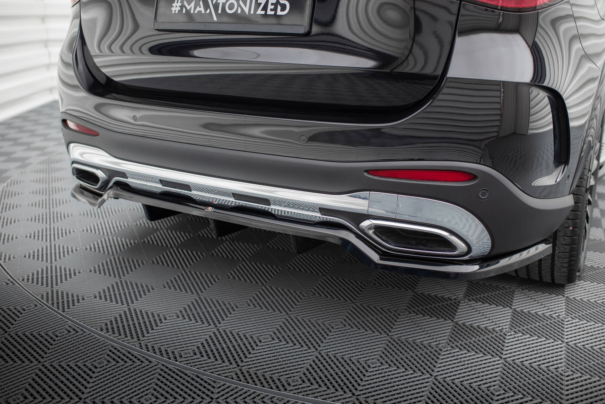 Rear Splitter (with vertical bars) Mercedes-Benz GLC AMG-Line X254