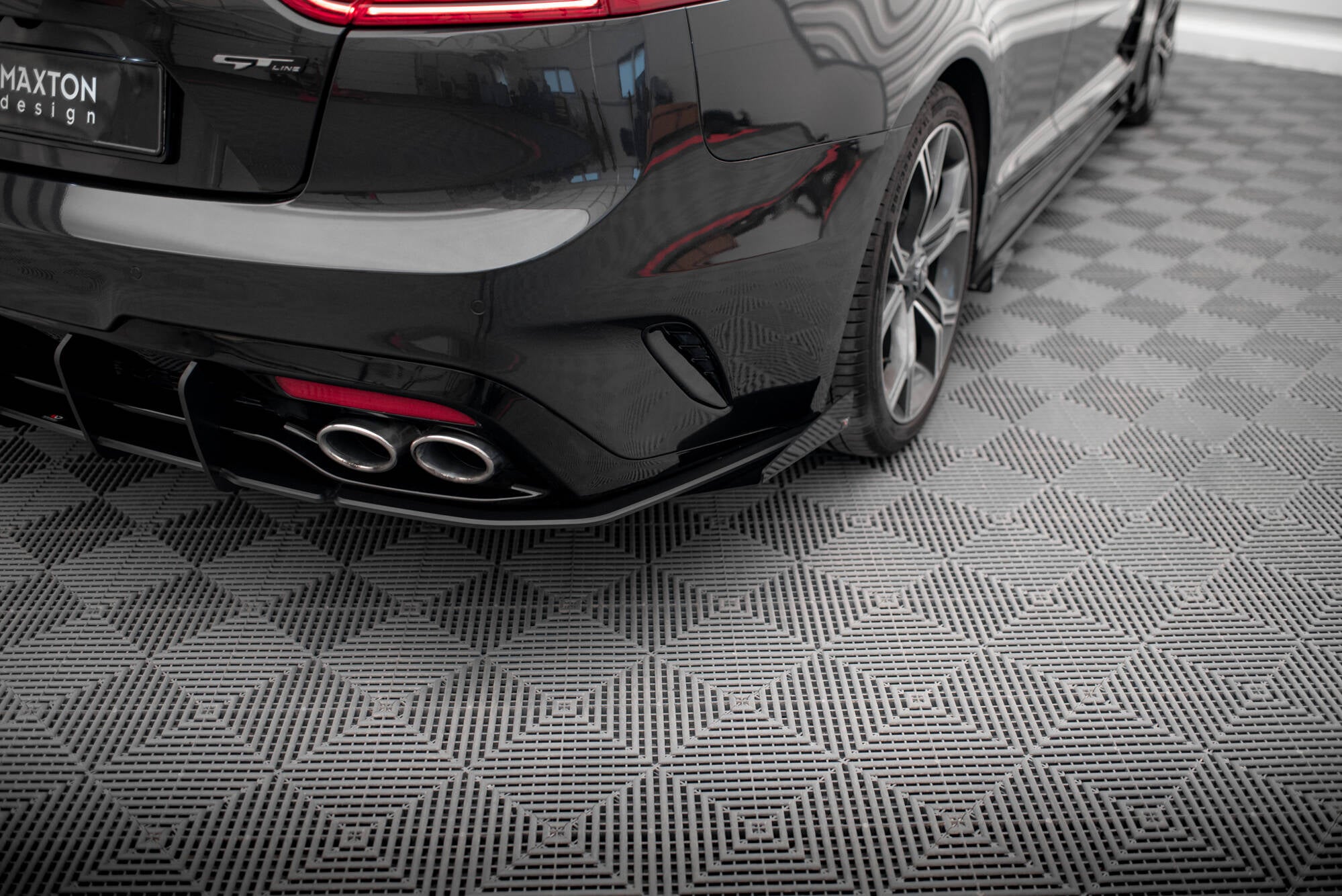 Rear Side Flaps Kia Stinger GT-Line Mk1