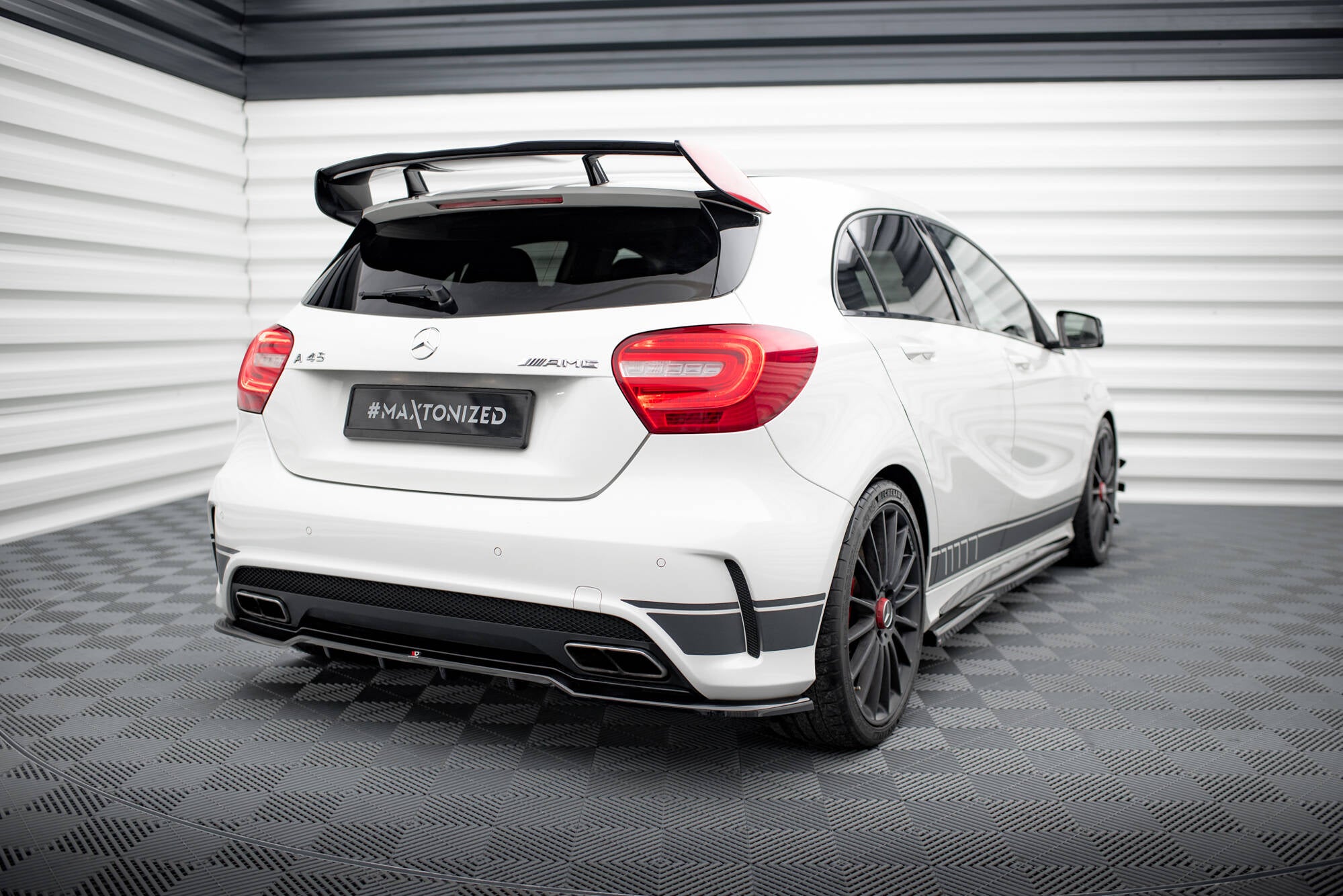 Rear Splitter (with vertical bars) Mercedes-Benz A45 AMG W176