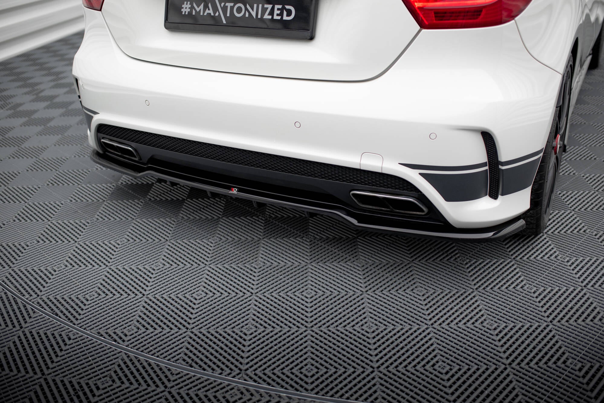 Rear Splitter (with vertical bars) Mercedes-Benz A45 AMG W176