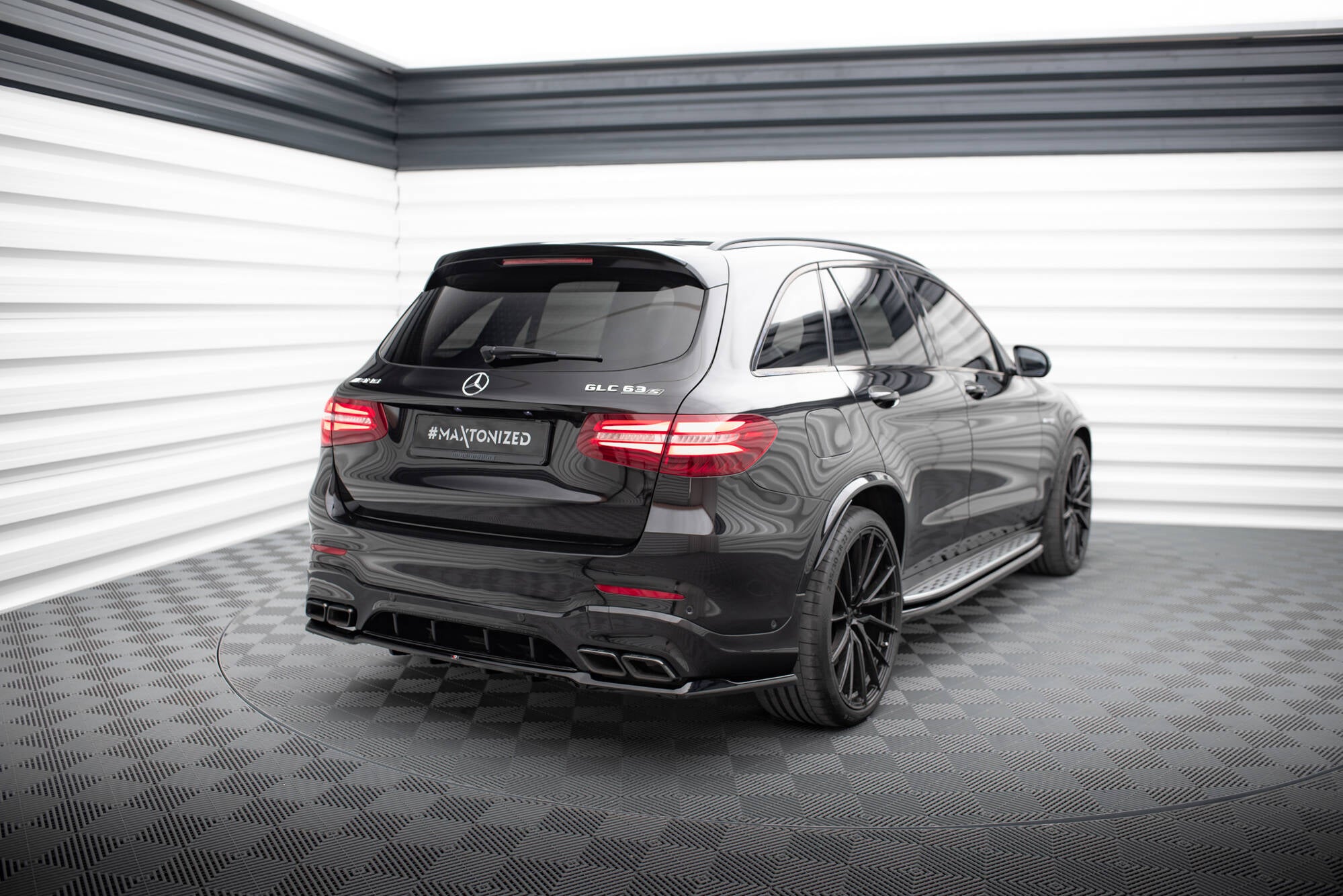 Rear Splitter (with vertical bars) V.2 Mercedes-AMG GLC 63 SUV X253