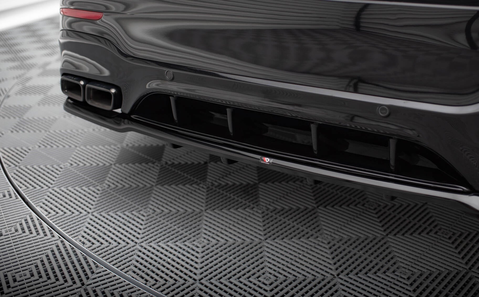 Rear Splitter (with vertical bars) V.2 Mercedes-AMG GLC 63 SUV X253