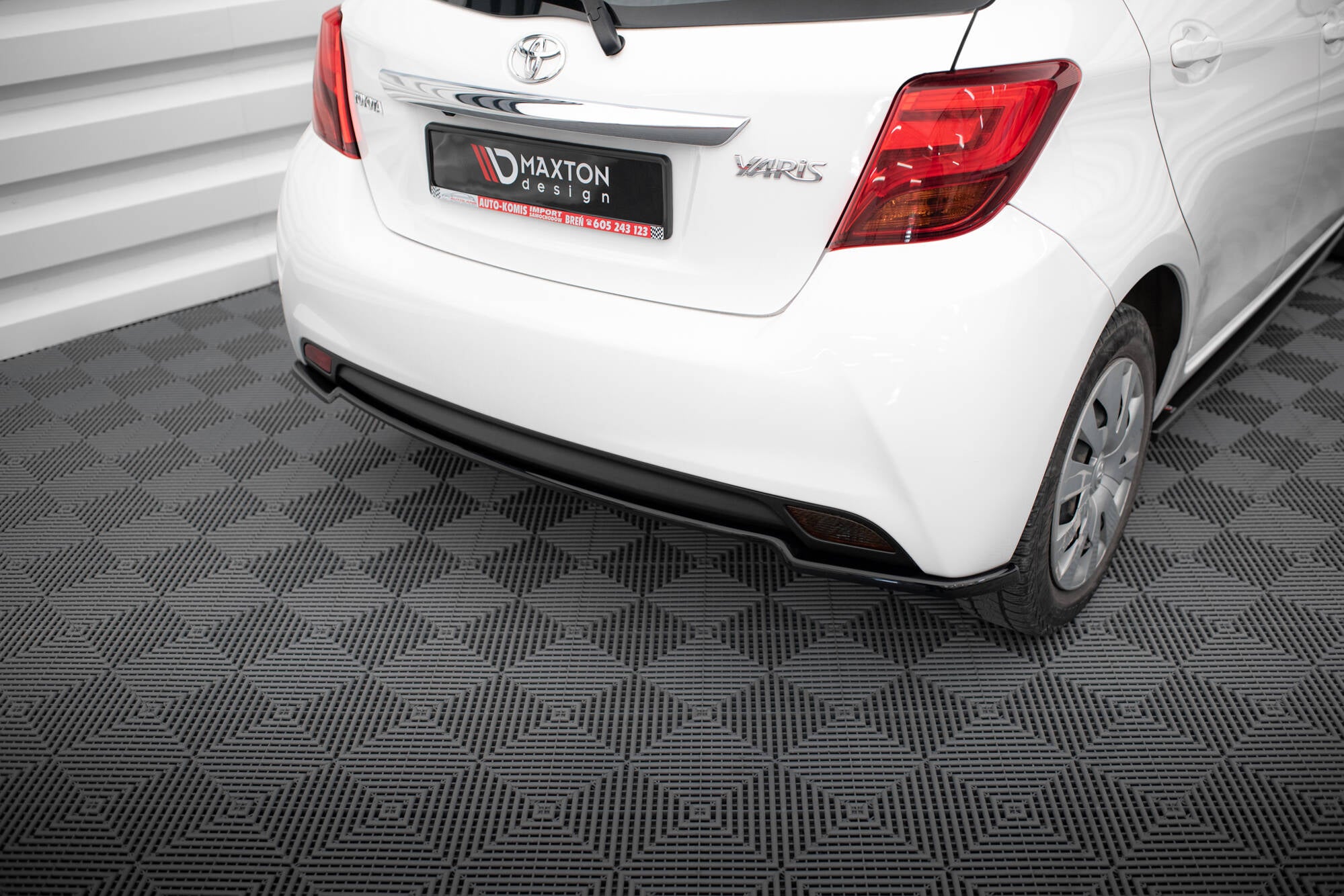 Rear Splitter Toyota Yaris Mk3 Facelift