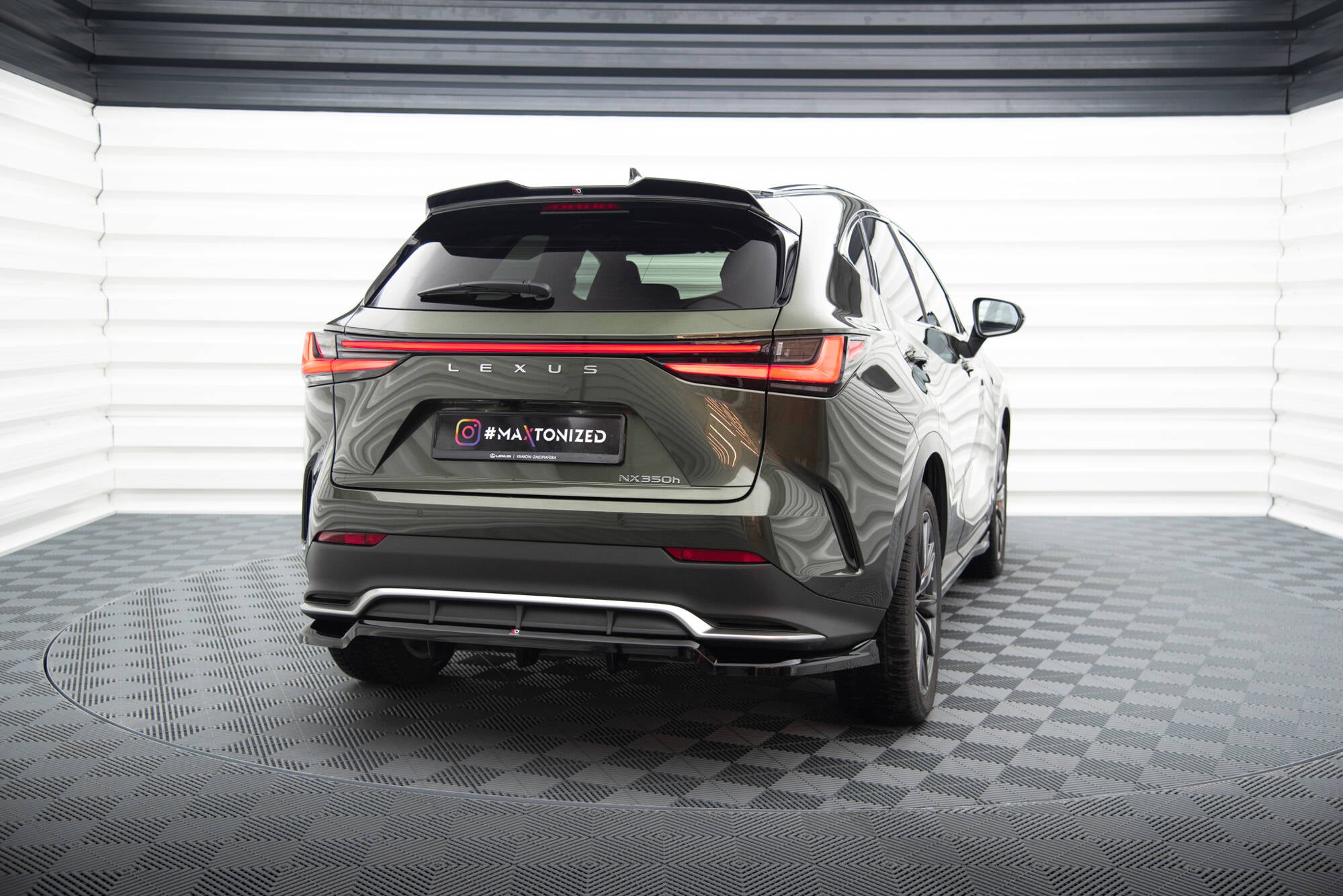 Rear Splitter (with vertical bars) Lexus NX F-Sport Mk2