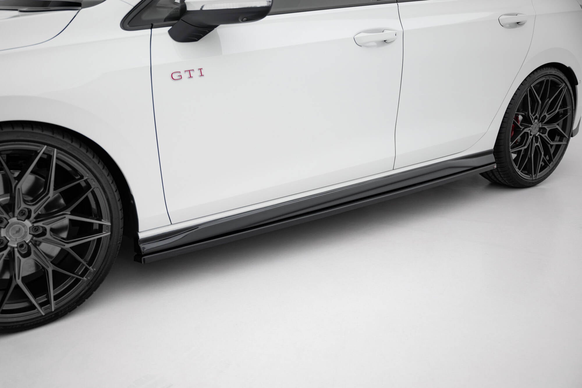 Side Skirts Diffusers V.4 Volkswagen Golf GTI / GTE / GTI Clubsport / GTD / R-Line Mk8