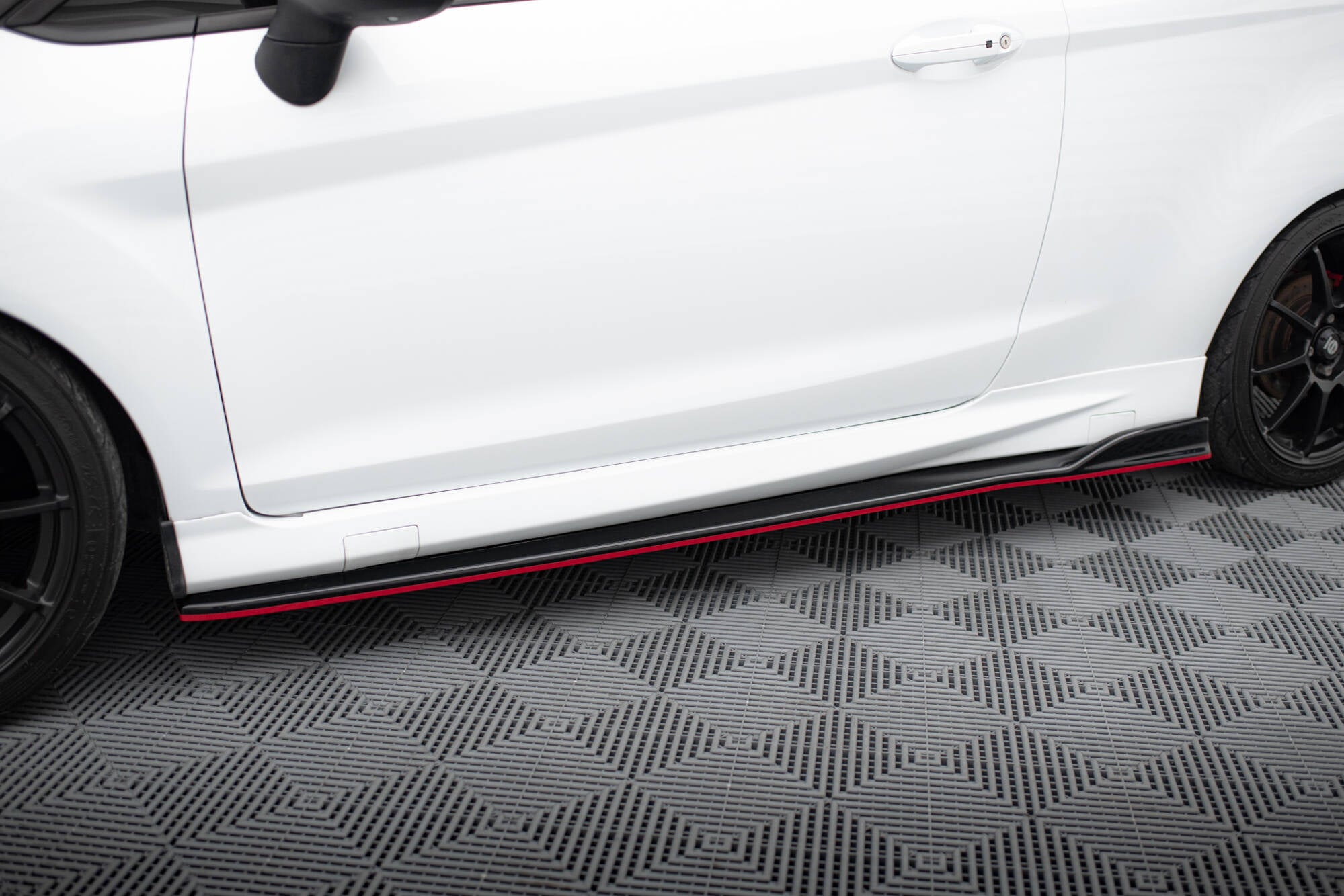 Side Skirts Diffusers V.3 Ford Fiesta ST / ST-Line Mk7