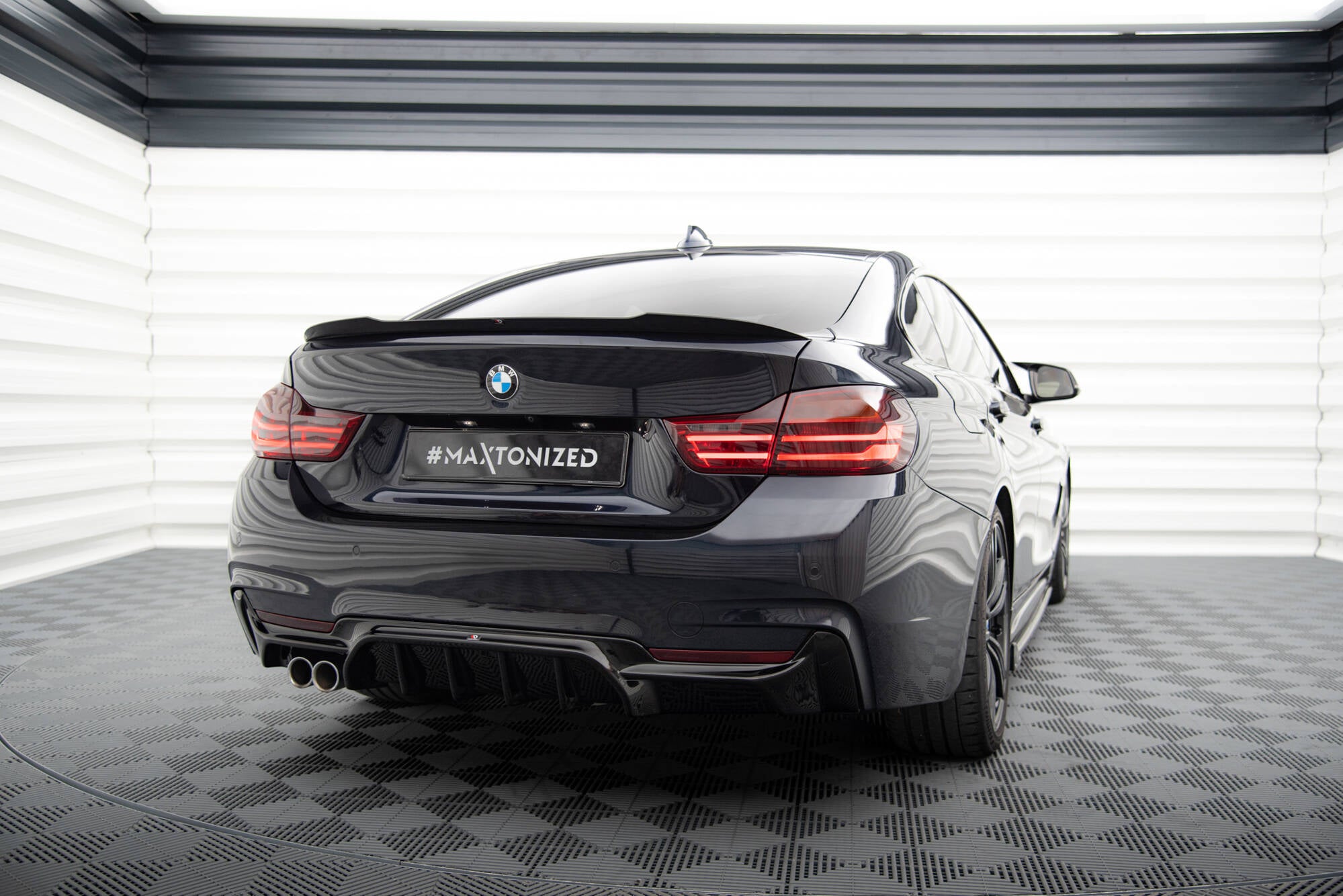 Rear Valance BMW 4 Coupe / Gran Coupe / Cabrio M-Pack F32 / F36 / F33 (Version with exhaust on one side)