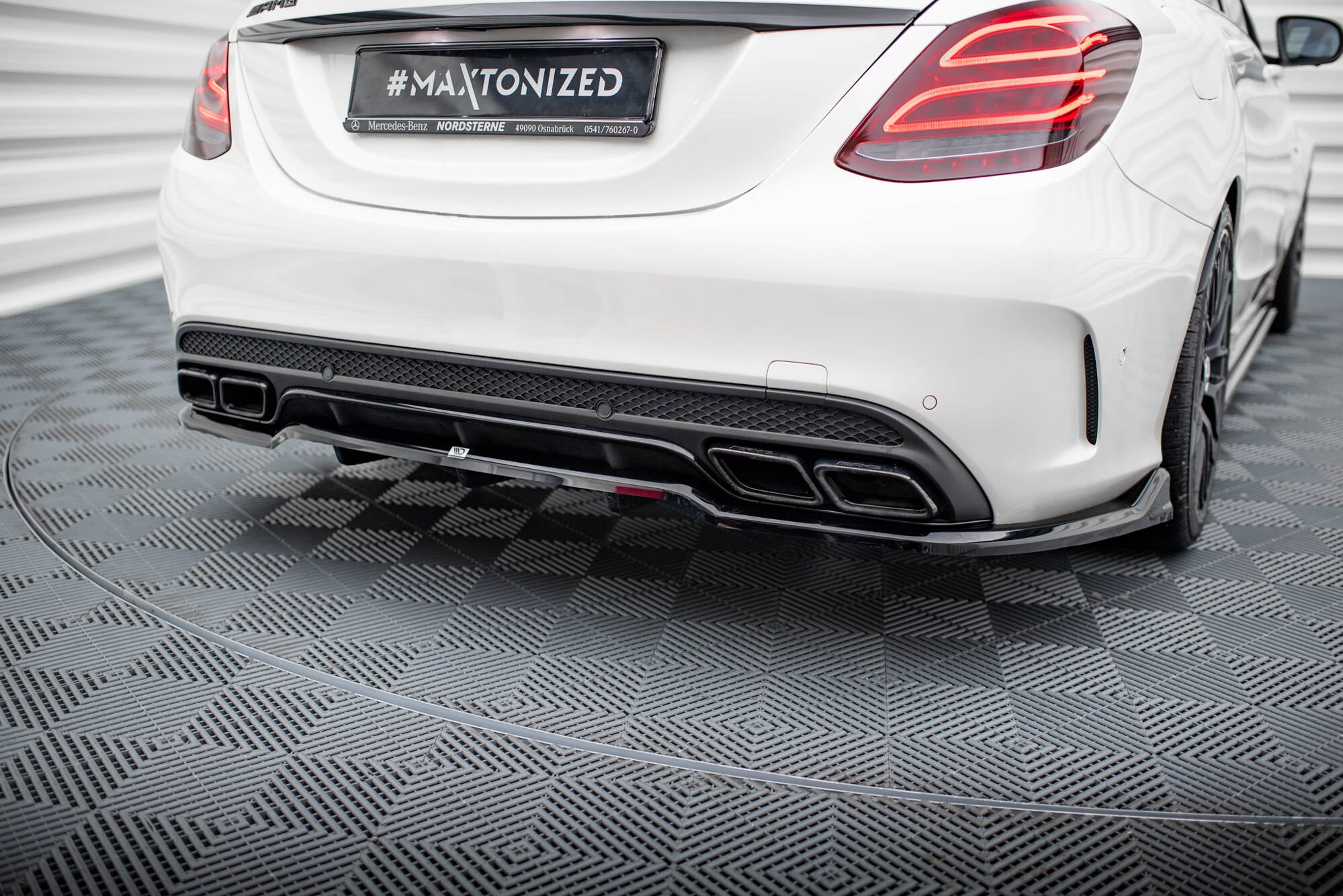 Rear Splitter (with vertical bars) Mercedes-AMG C63 Sedan / Estate W205 / S205