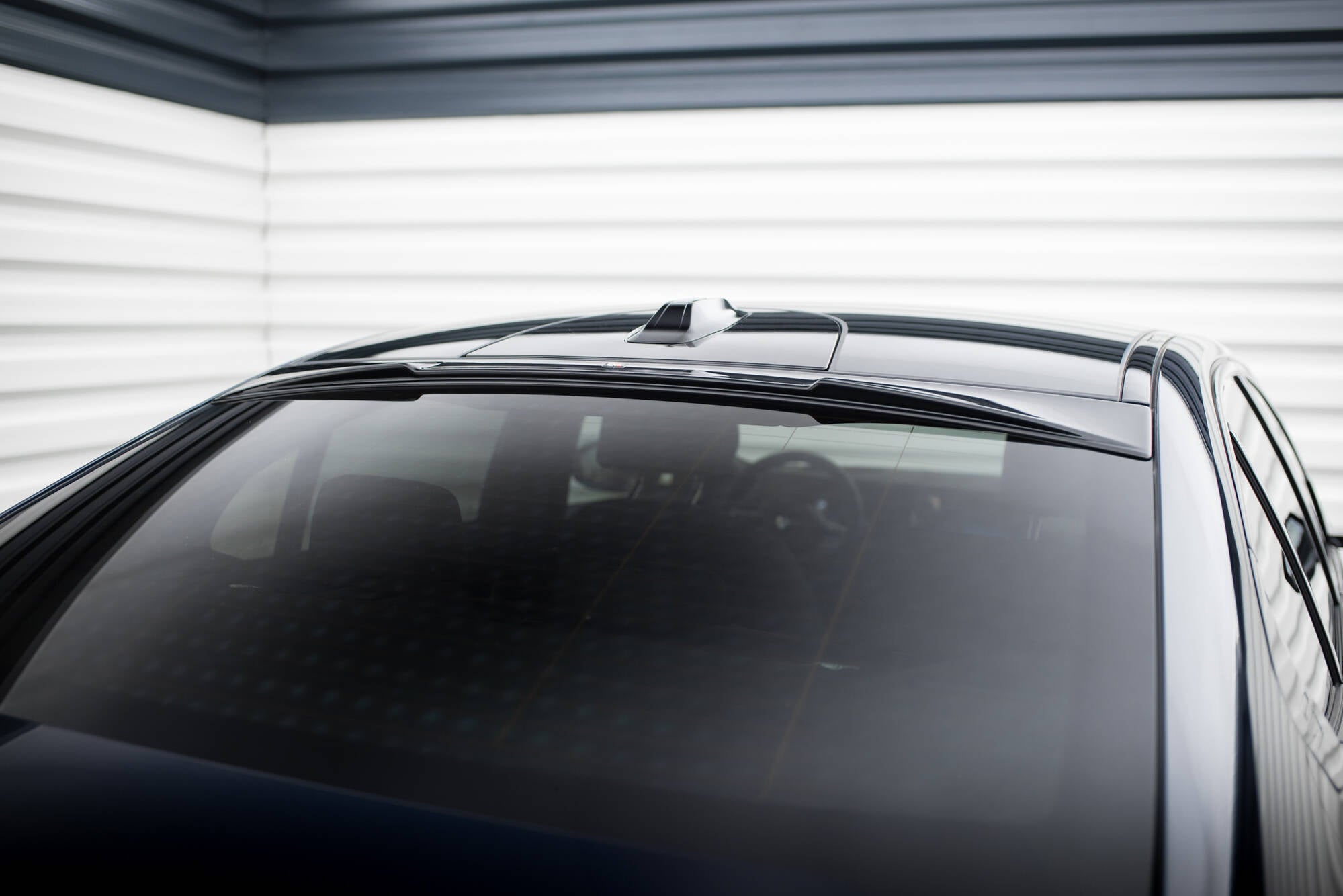 The extension of the rear window BMW 5 / i5 M-Pack G60