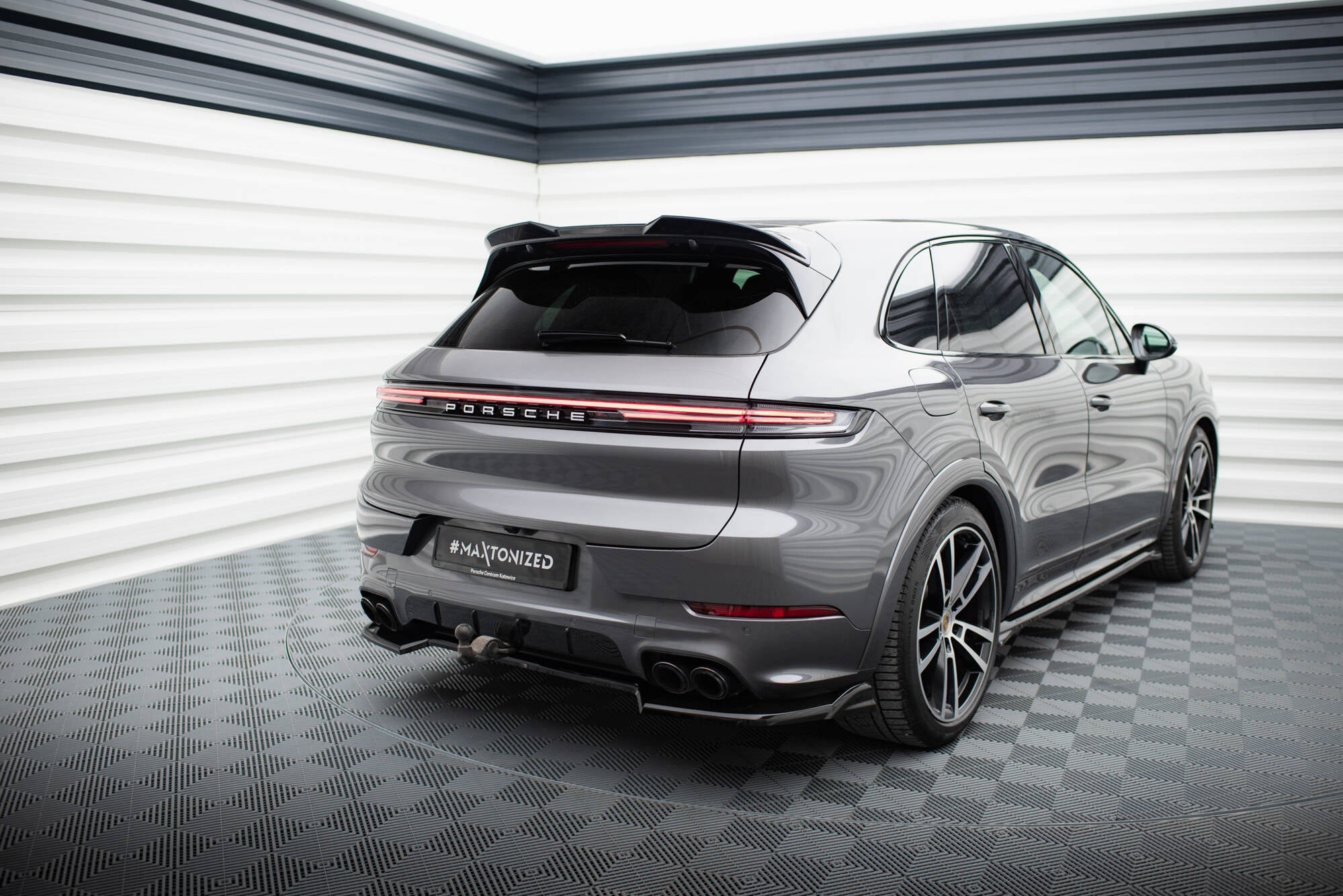 Rear Splitter Porsche Cayenne SUV / Coupe Mk3 Facelift