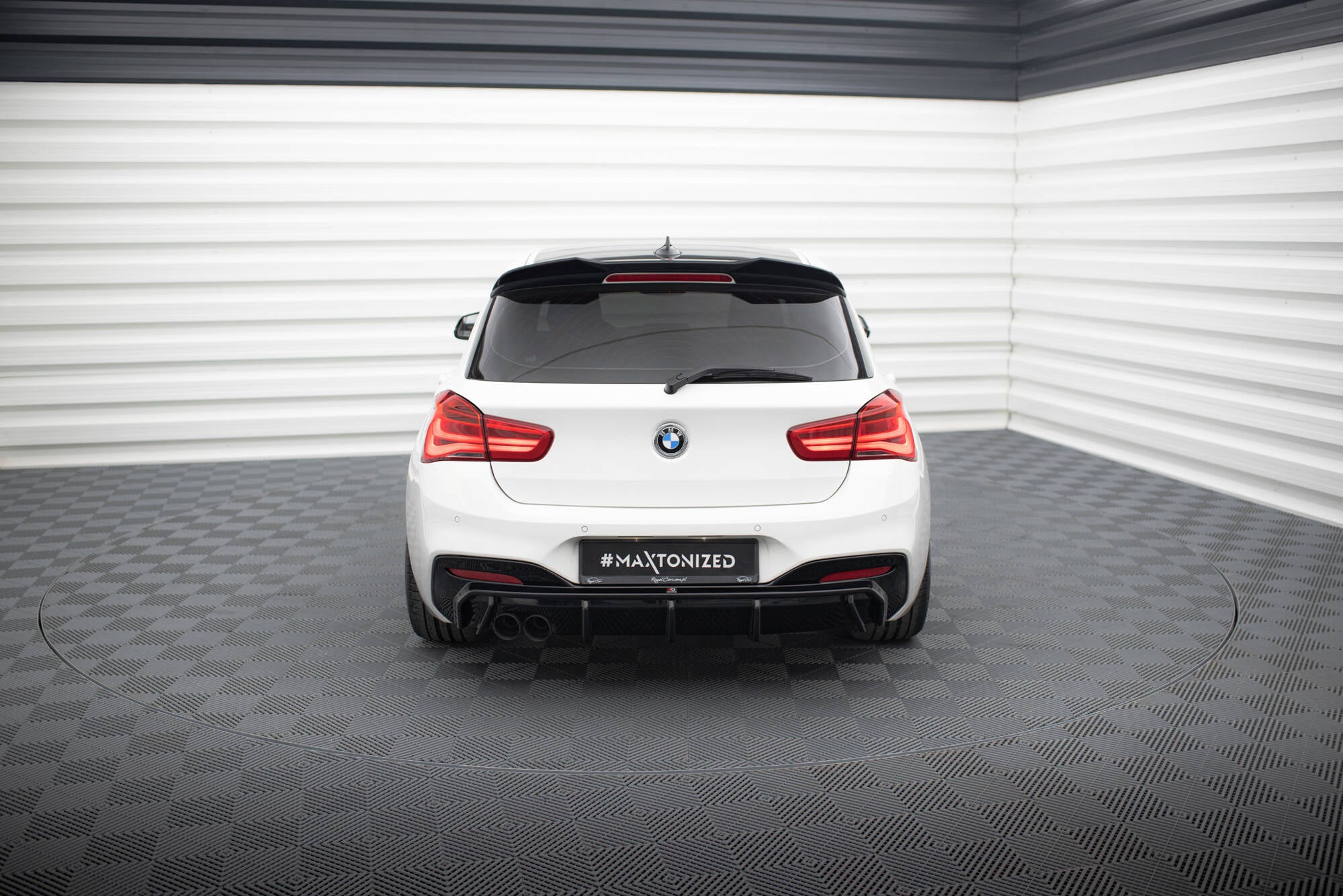 Rear Valance V.3 BMW 1 M-Pack F20 Facelift (Single side dual exhaust version)