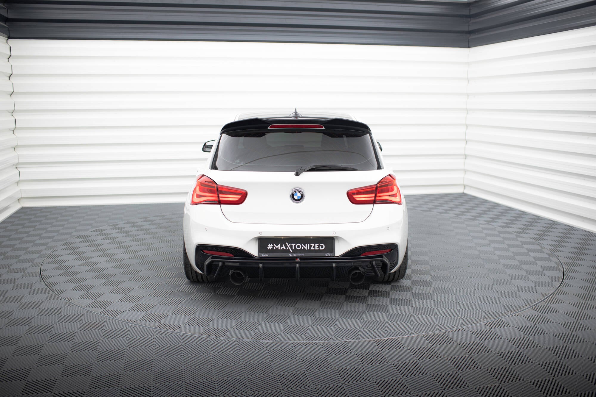 Rear Valance V.3 BMW M140i F20 Facelift