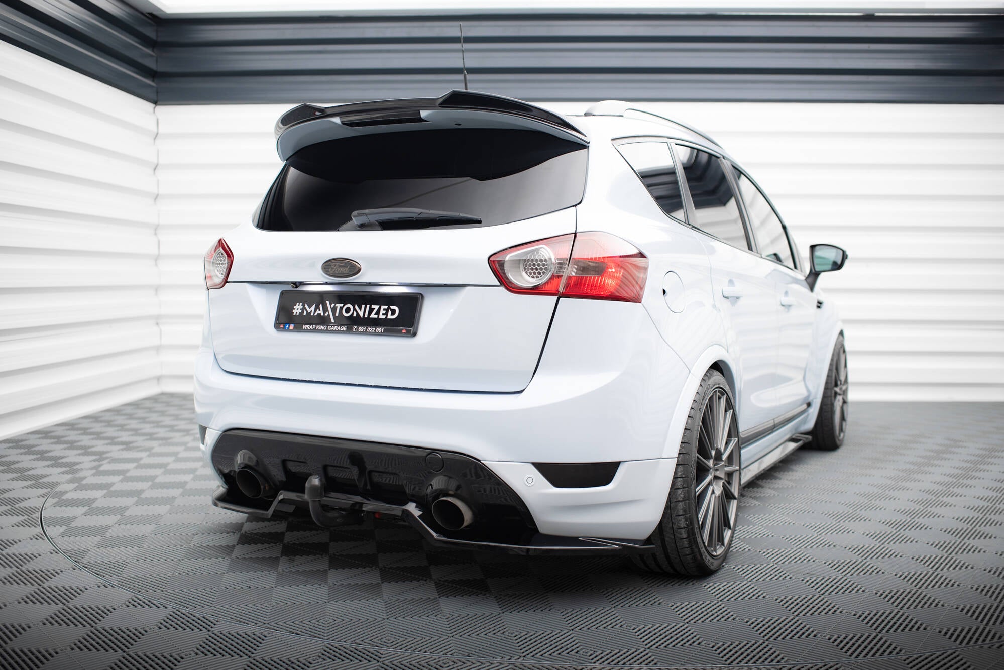 Rear Splitter (with vertical bars) Ford Kuga ST Mk1