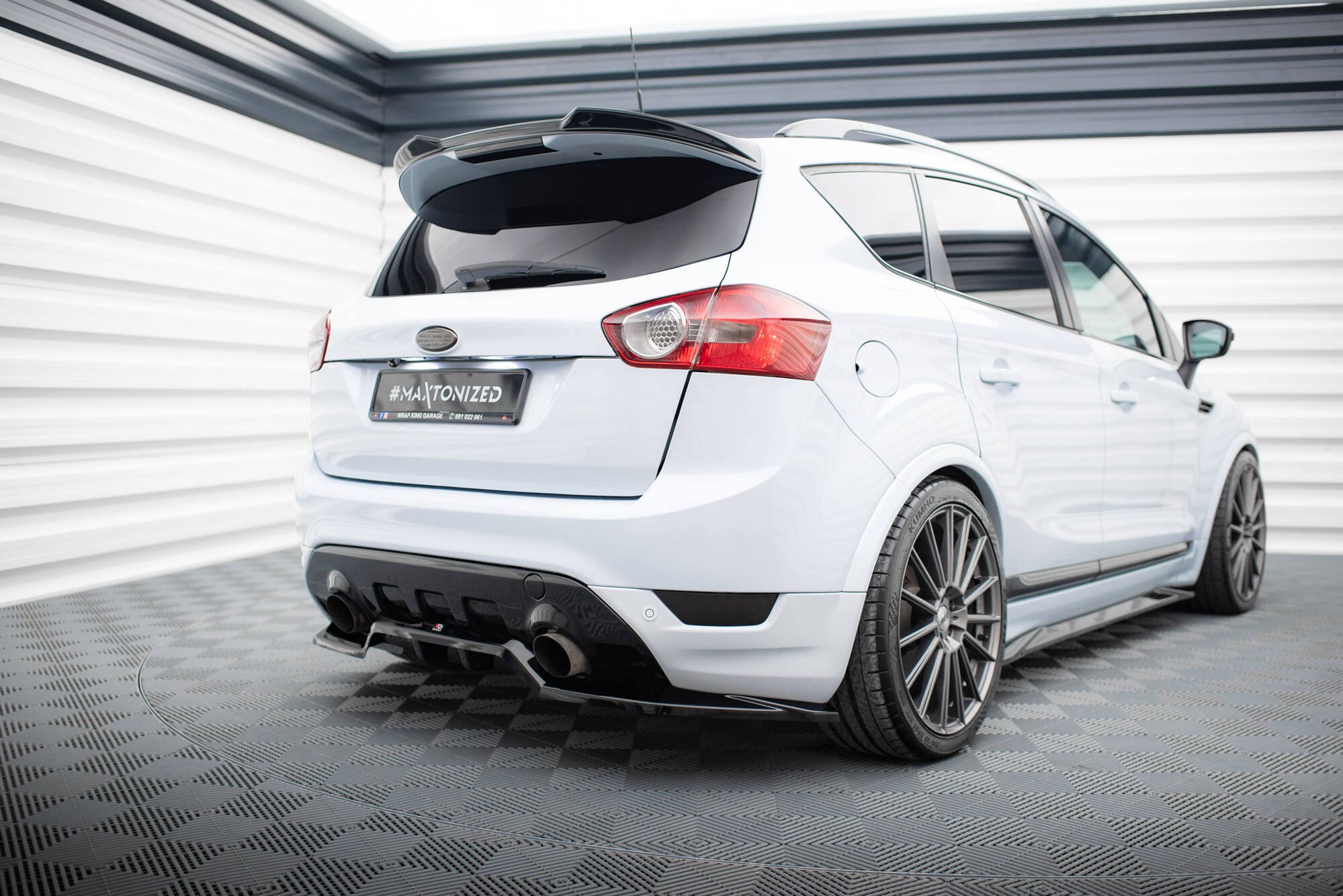 Rear Splitter (with vertical bars) Ford Kuga ST Mk1