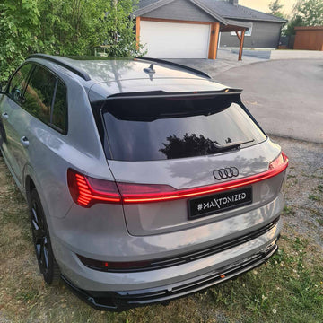 Central Rear Splitter (with vertical bars) Audi e-Tron S-Line - 0